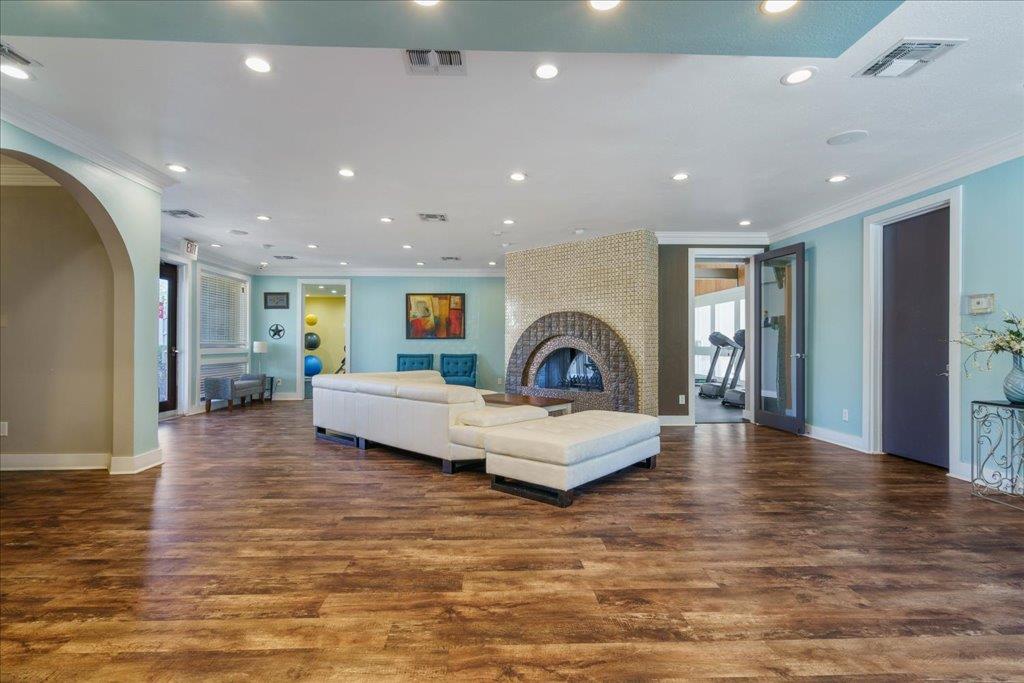 935 La Posada Dr #158 Property Photo 27