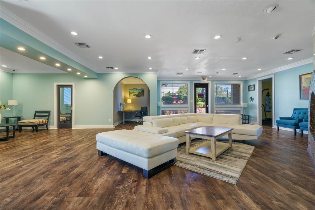 935 La Posada Dr #158 Property Photo 28