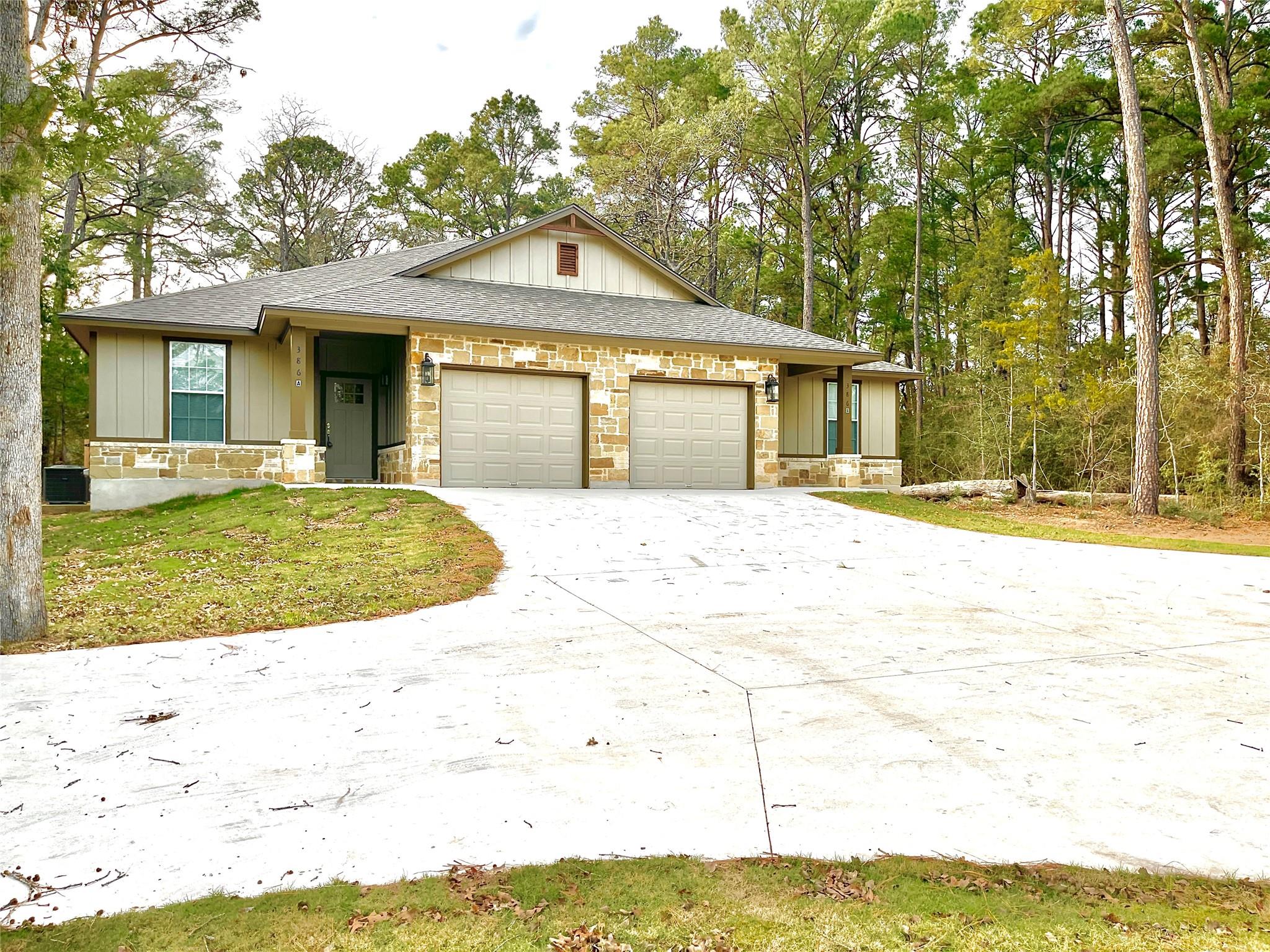 386 Tahitian Dr Property Photo 6