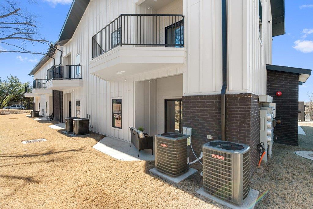 2450 Wickersham Ln #2022 Property Photo 30