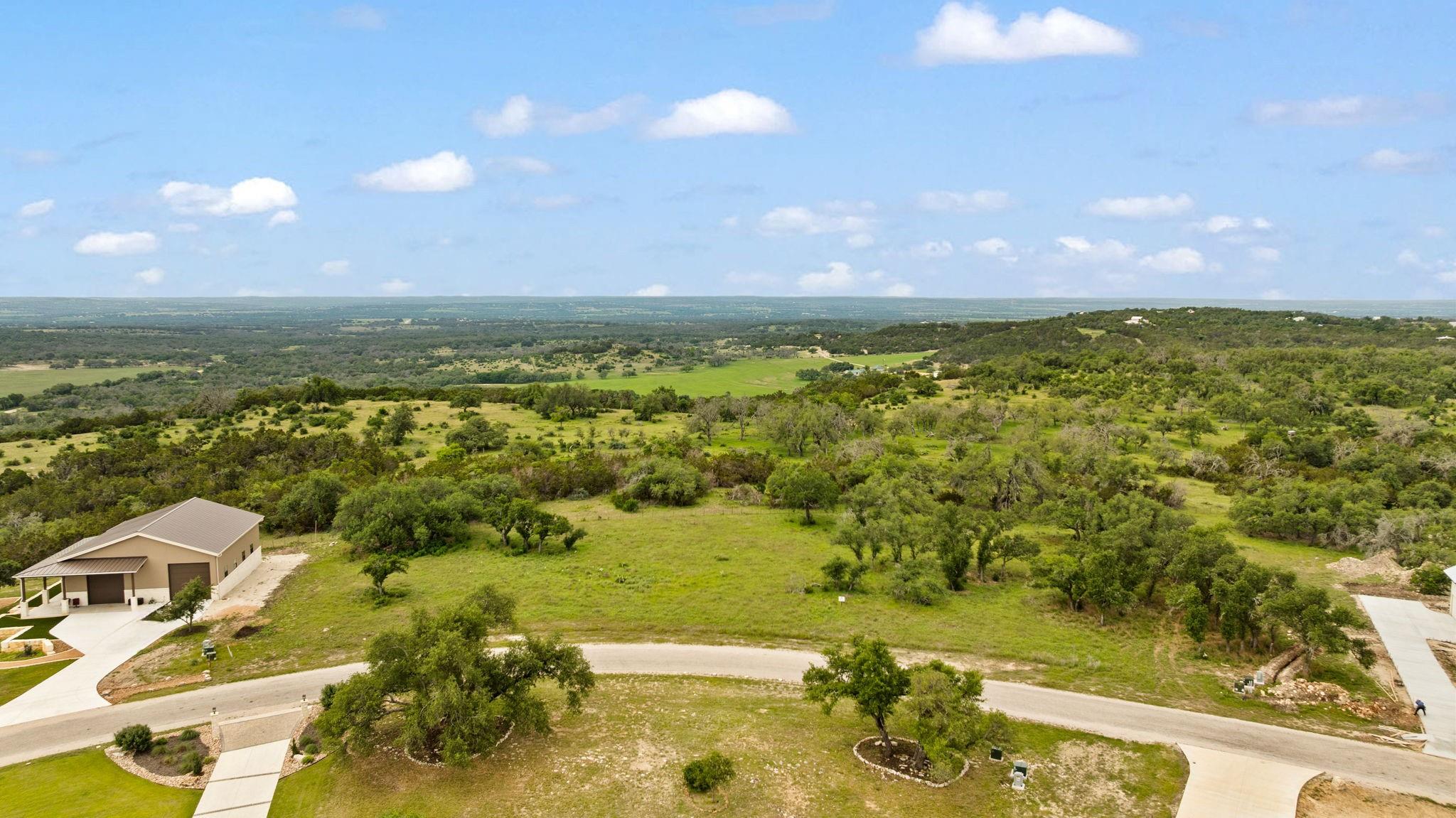 120 Trophy Oak Pt Property Photo 5