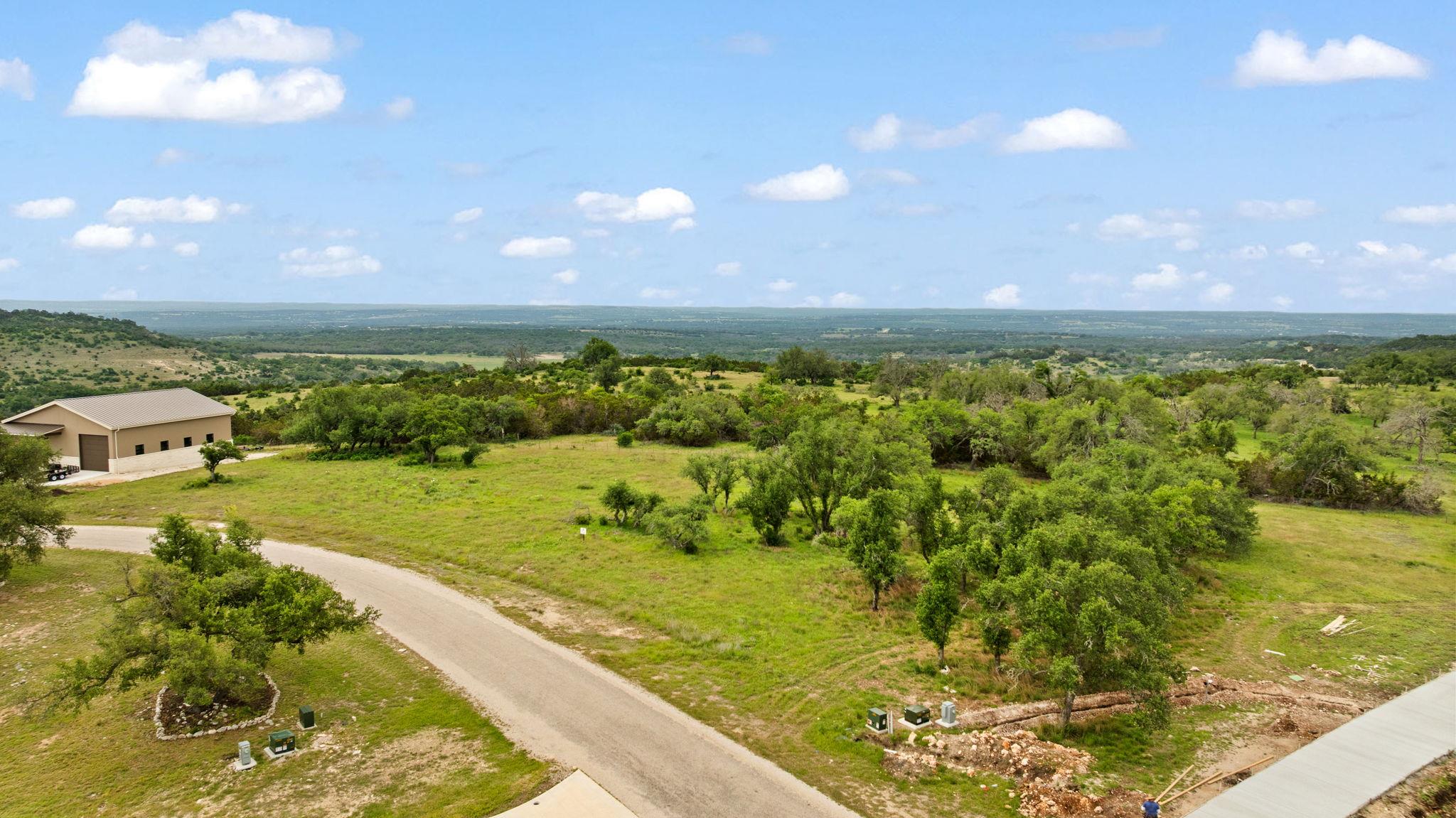 120 Trophy Oak Pt Property Photo 6