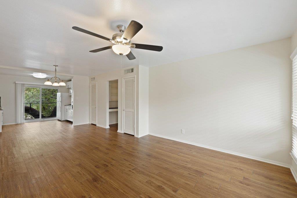 1210 Windsor Rd #209 Property Photo 6