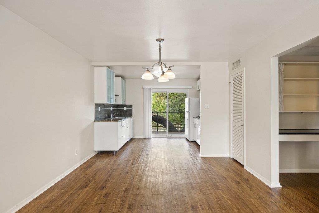 1210 Windsor Rd #209 Property Photo 7