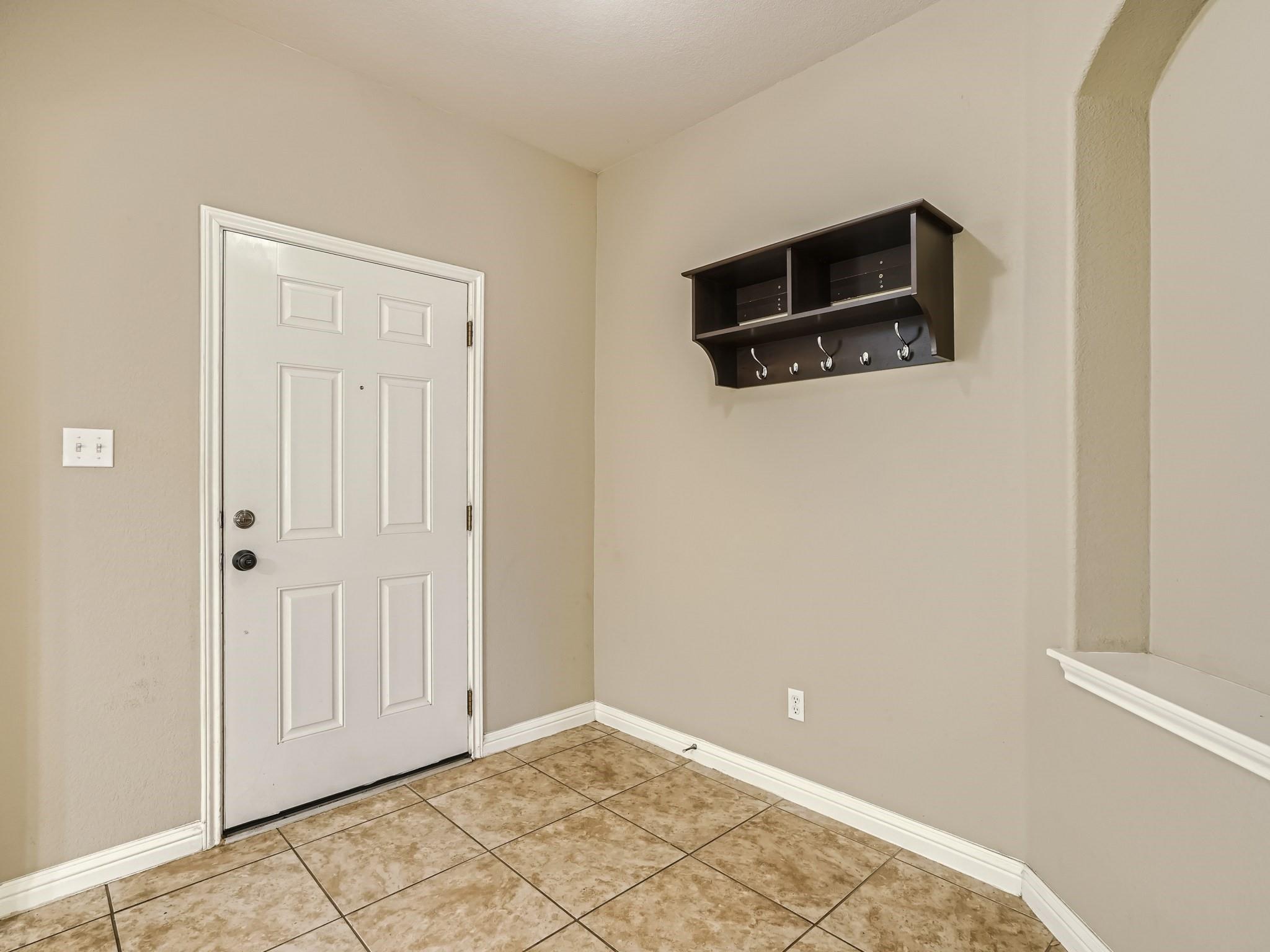 210 Arrowhead Trl Property Photo 4