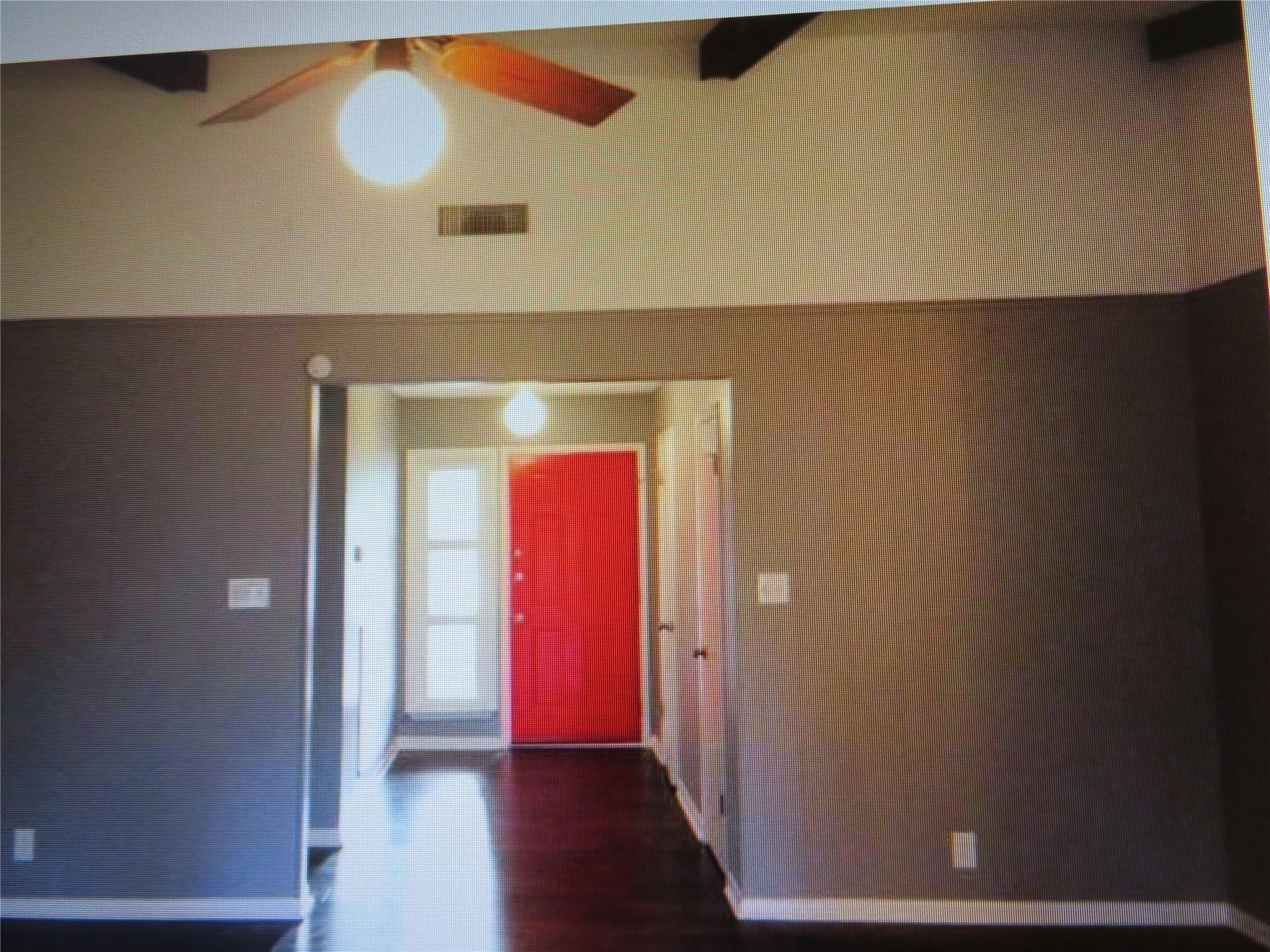 404 San Gabriel Blvd Property Photo 5