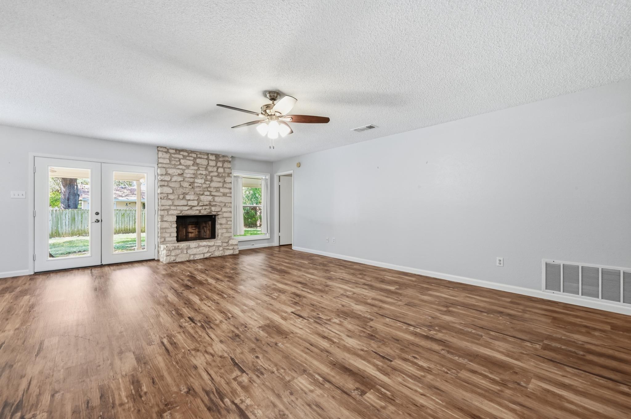 5509 Porsche Ln Property Photo 6