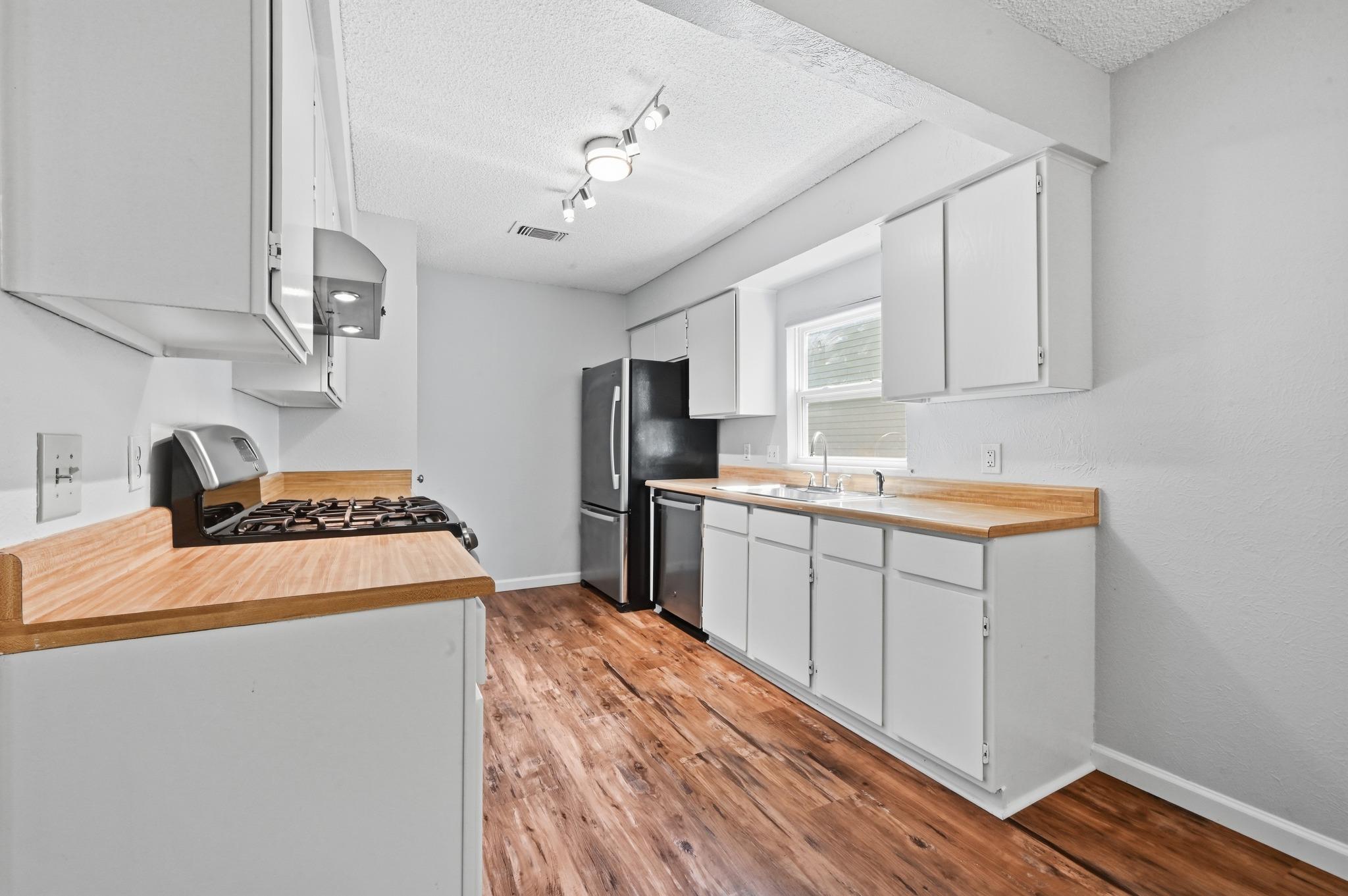 5509 Porsche Ln Property Photo 9