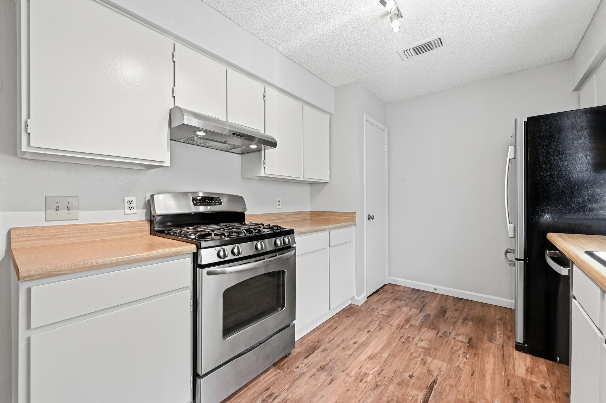 5509 Porsche Ln Property Photo 11