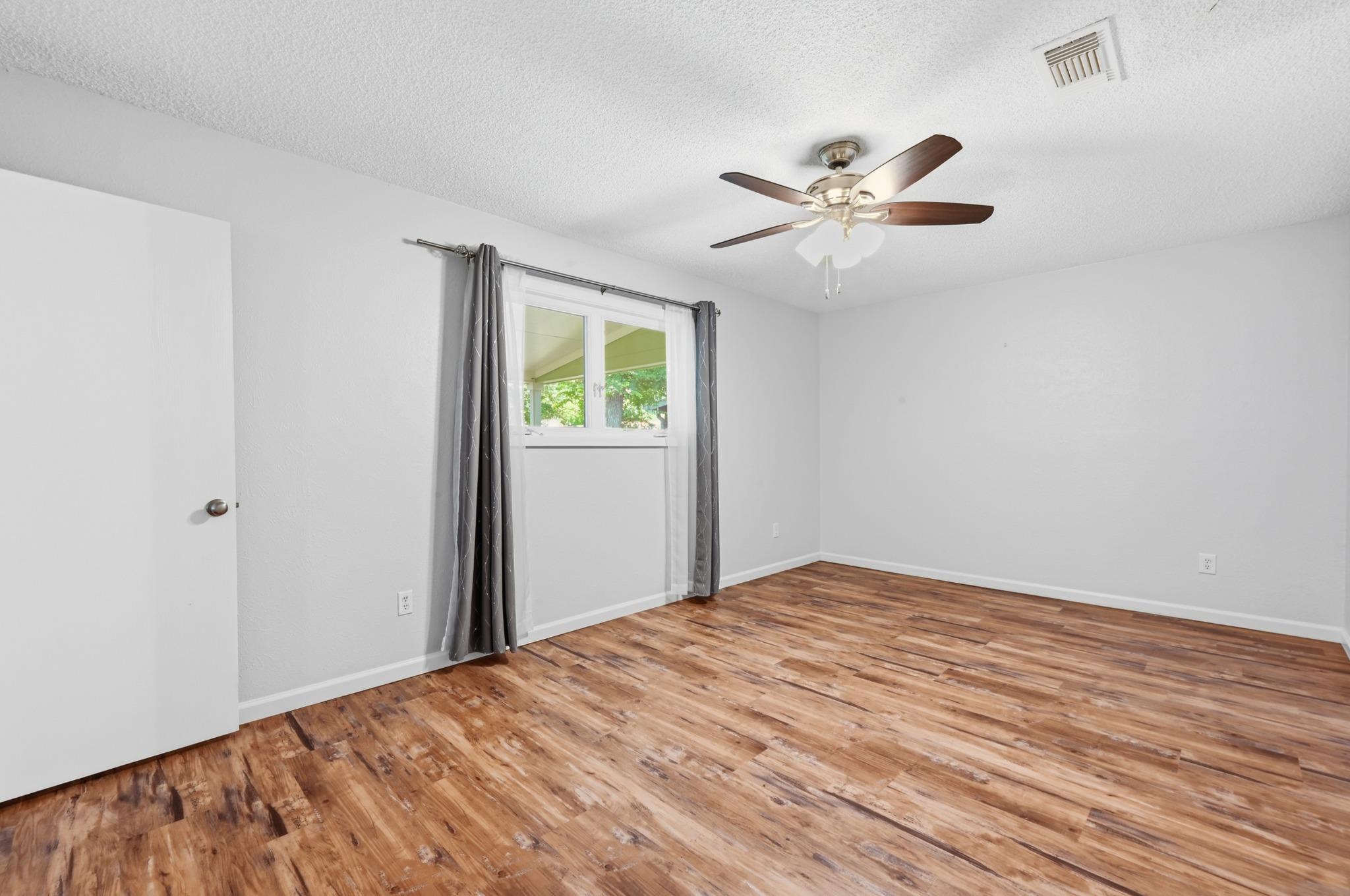 5509 Porsche Ln Property Photo 14