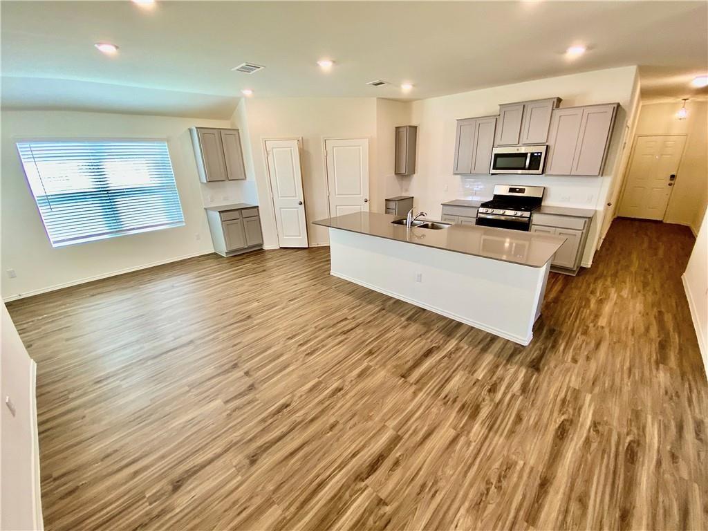 21313 Wilmiller Ln Property Photo 4