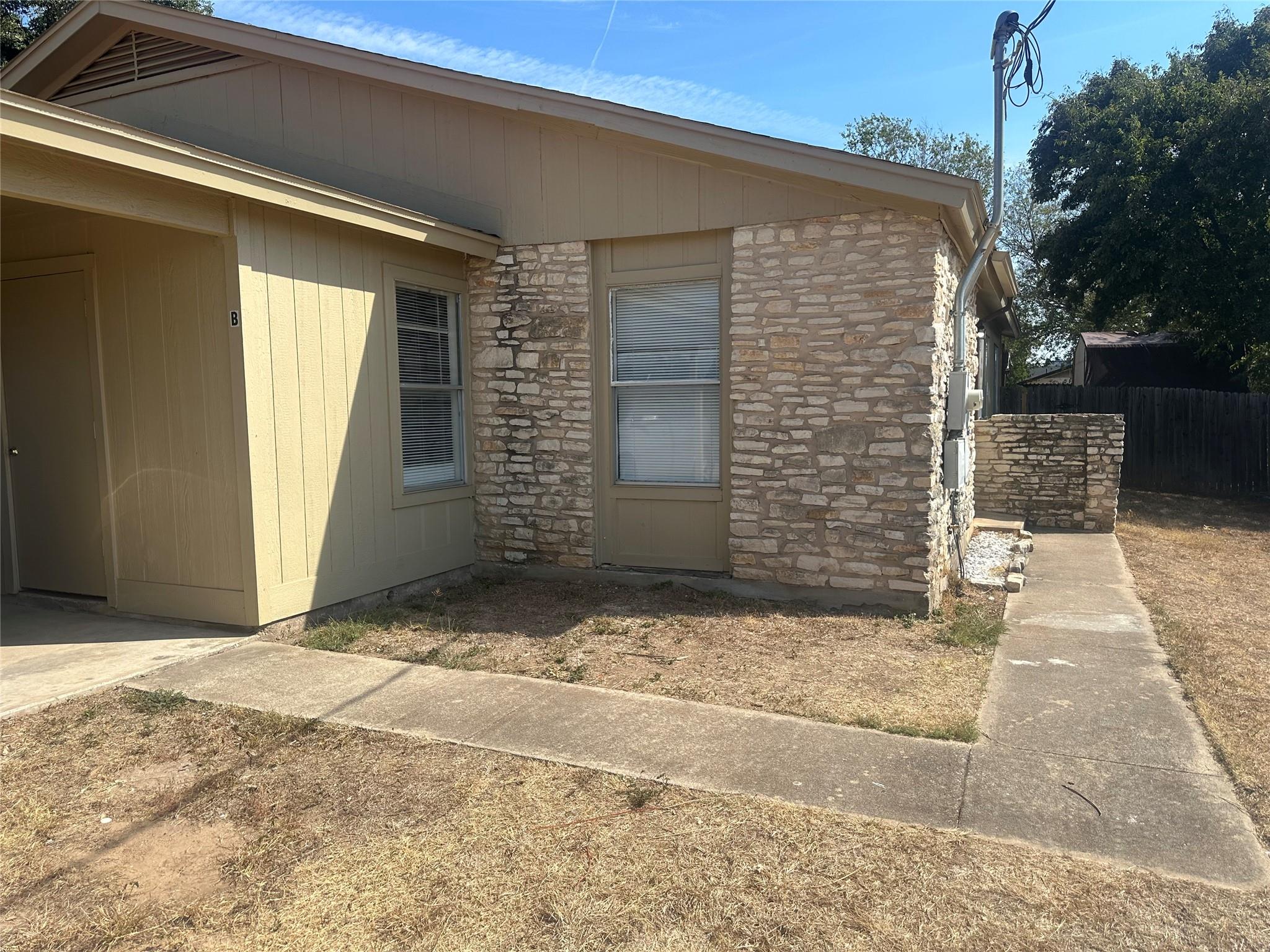 2602 S Bagdad Rd #b Property Photo 1