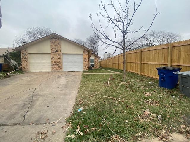 1016 Fieldwood Dr B Property Photo
