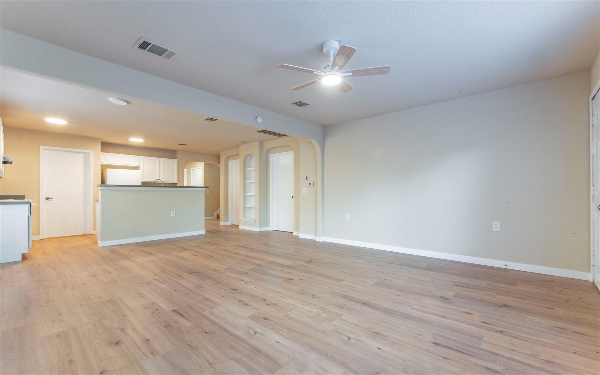 7106 Thannas Way Property Photo 4