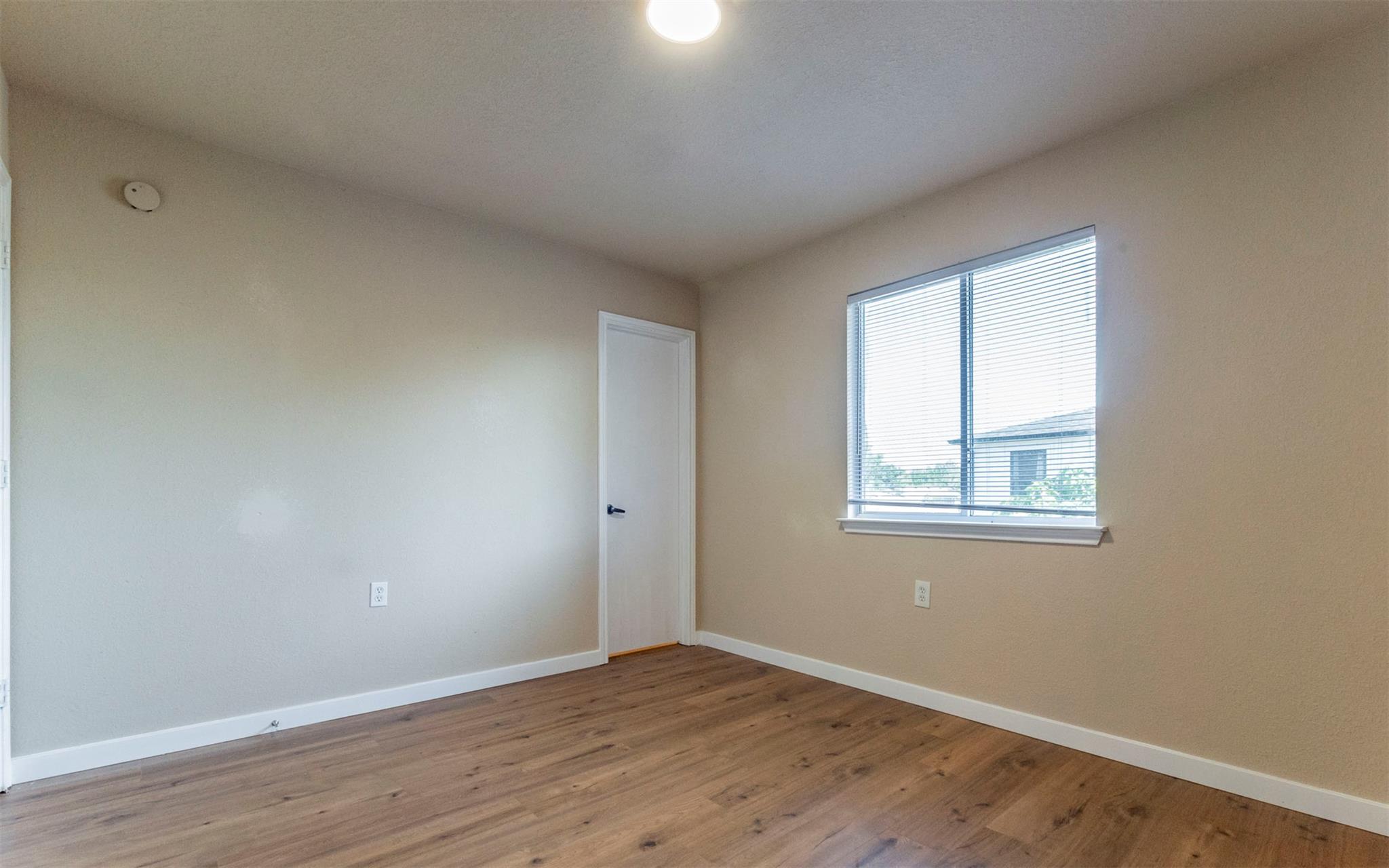 7106 Thannas Way Property Photo 14