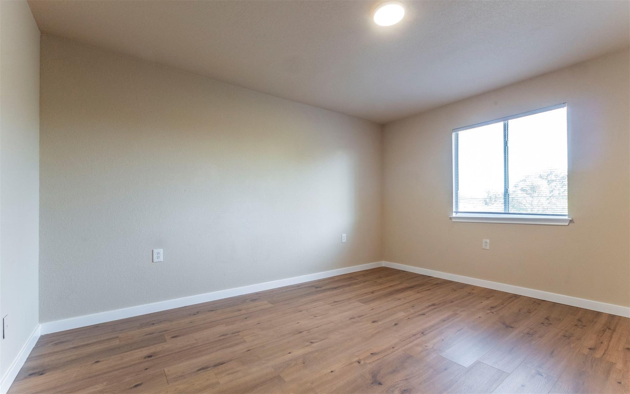 7106 Thannas Way Property Photo 15