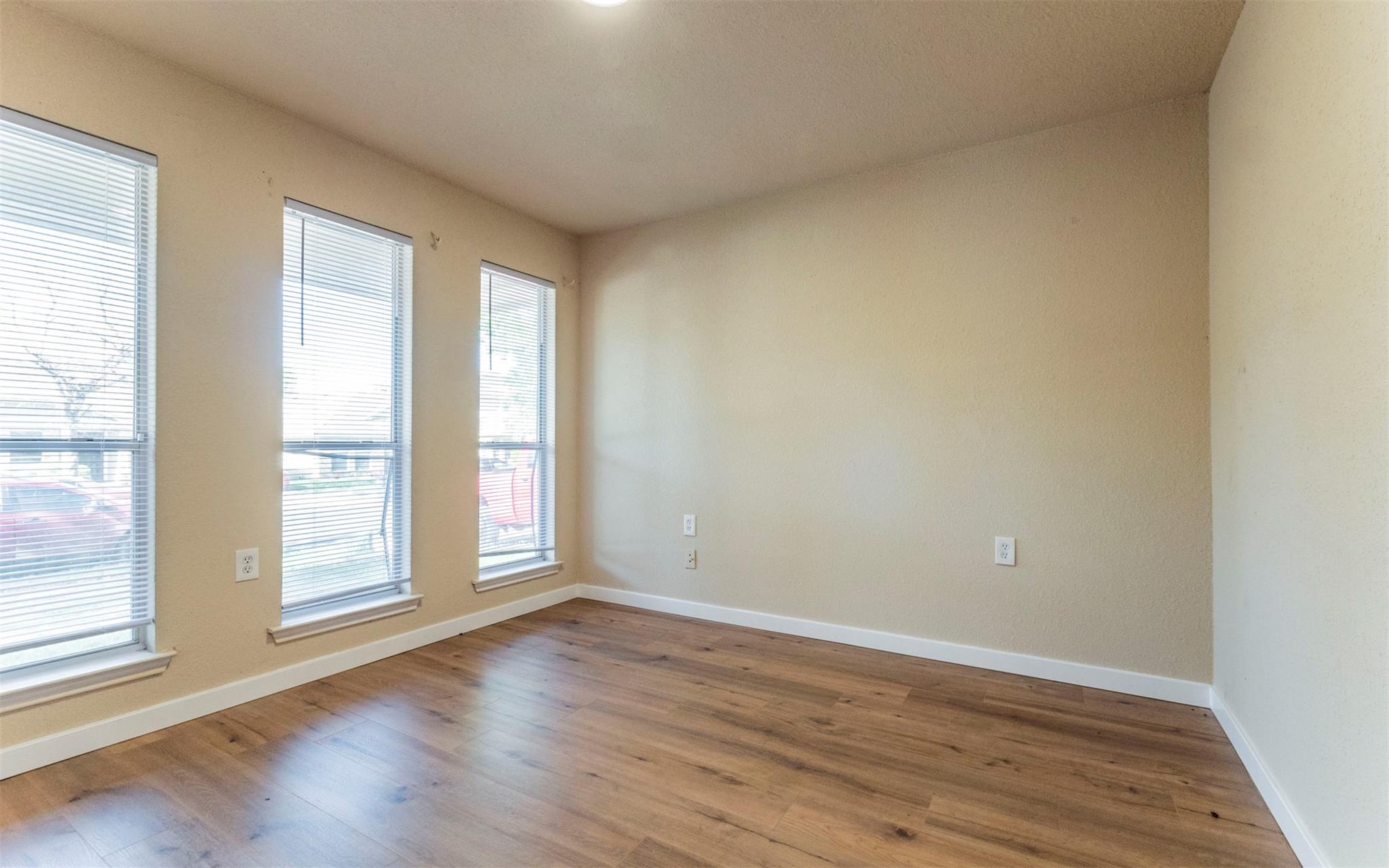7106 Thannas Way Property Photo 17