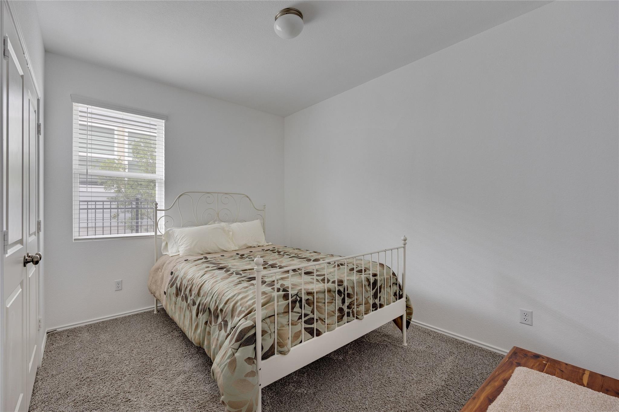 700 Affazia Ln #c Property Photo 20