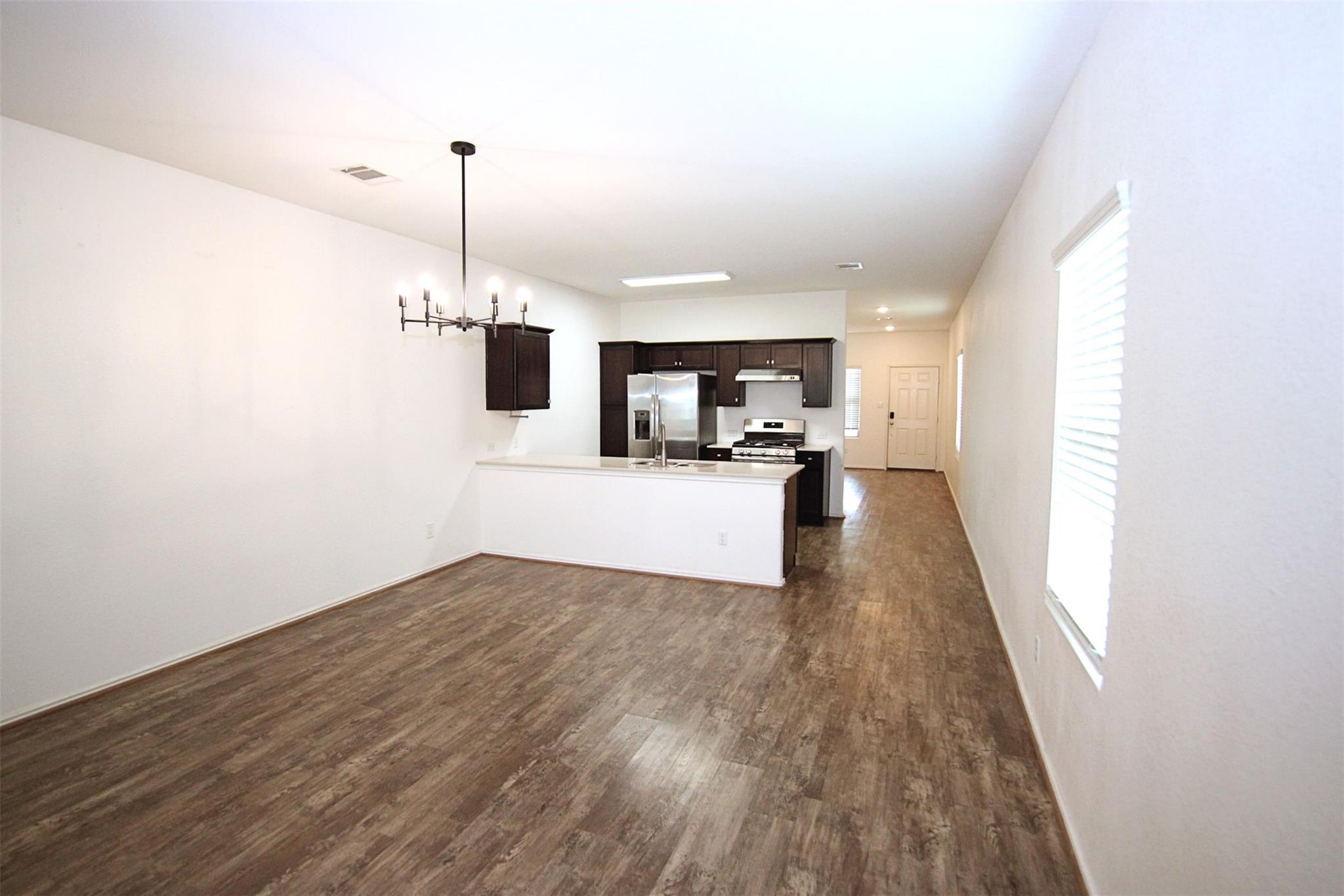 299 Emerald Green Trl Property Photo 7
