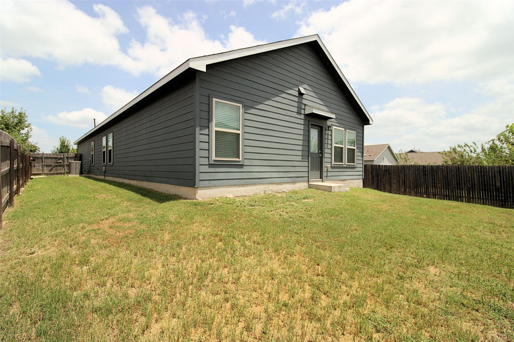 299 Emerald Green Trl Property Photo 20