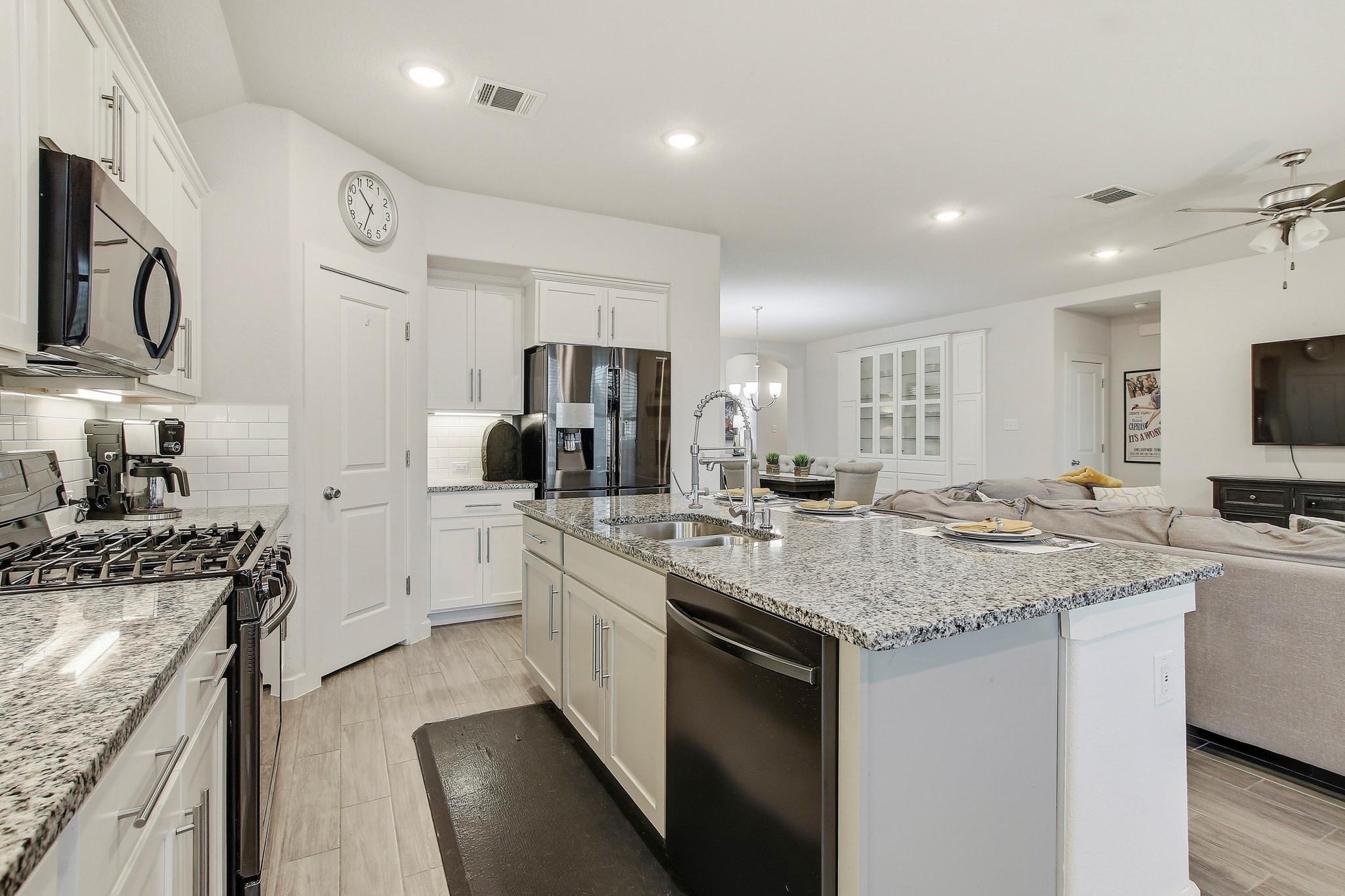 6832 Catania Loop Property Photo 2