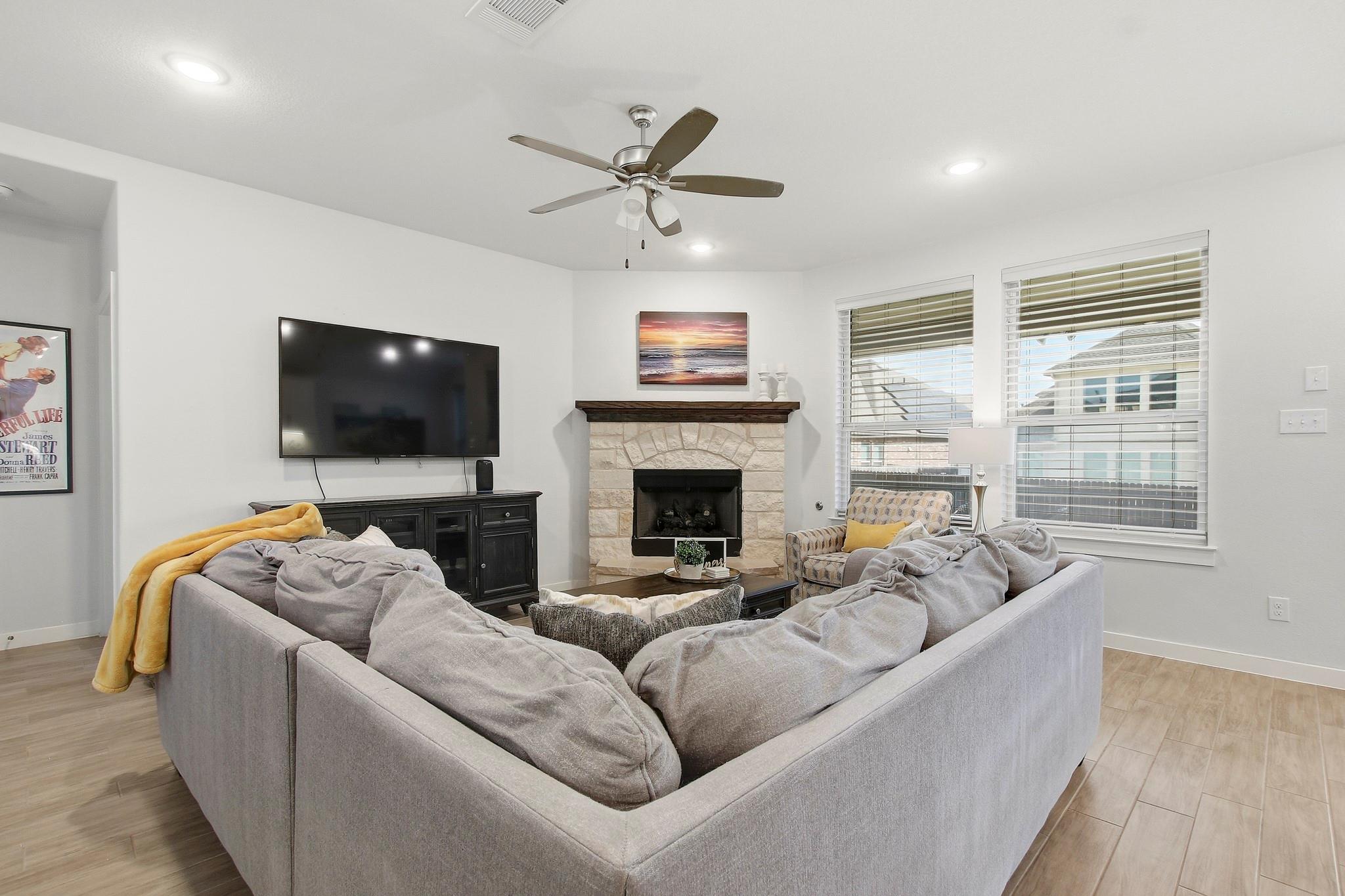 6832 Catania Loop Property Photo 9