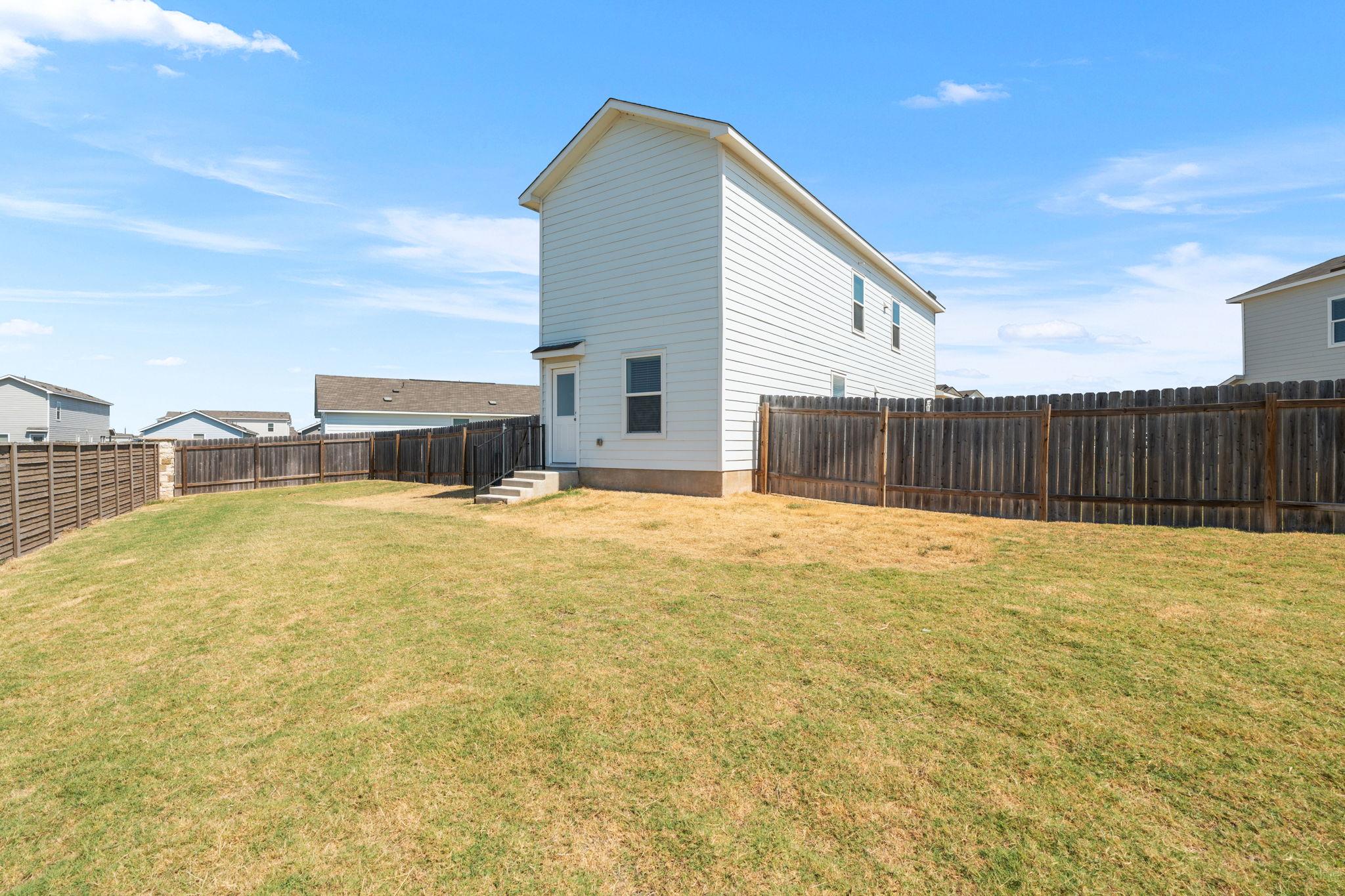424 Marty Allen Loop Property Photo 9