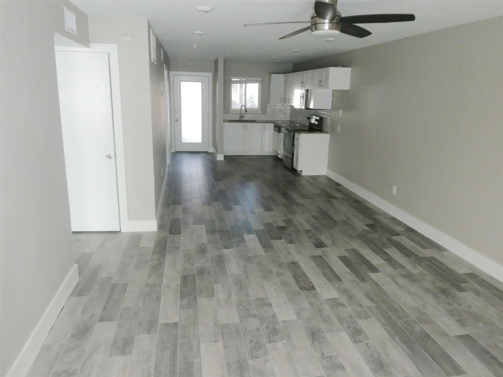 909 Reinli St #133 Property Photo 6