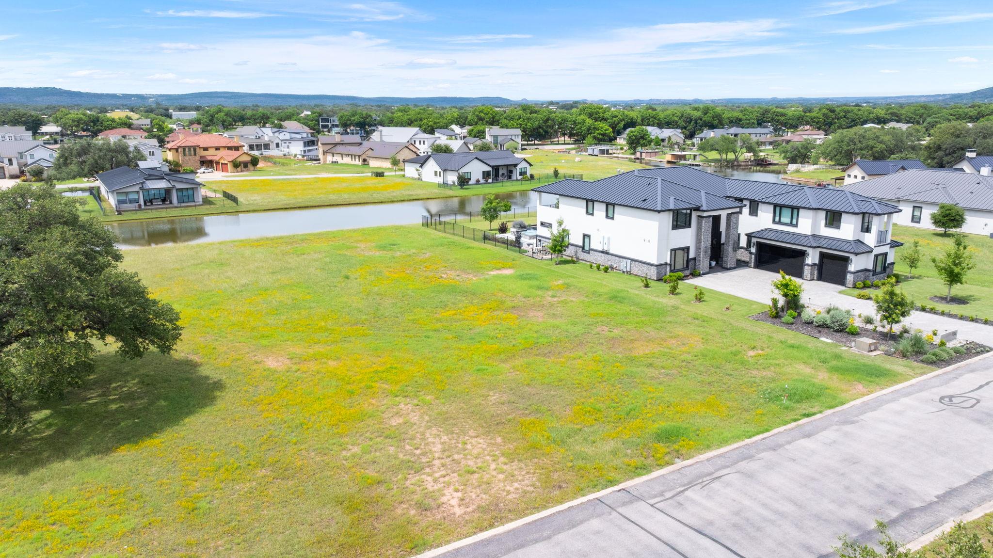 102 Summer Life Ln Property Photo 4