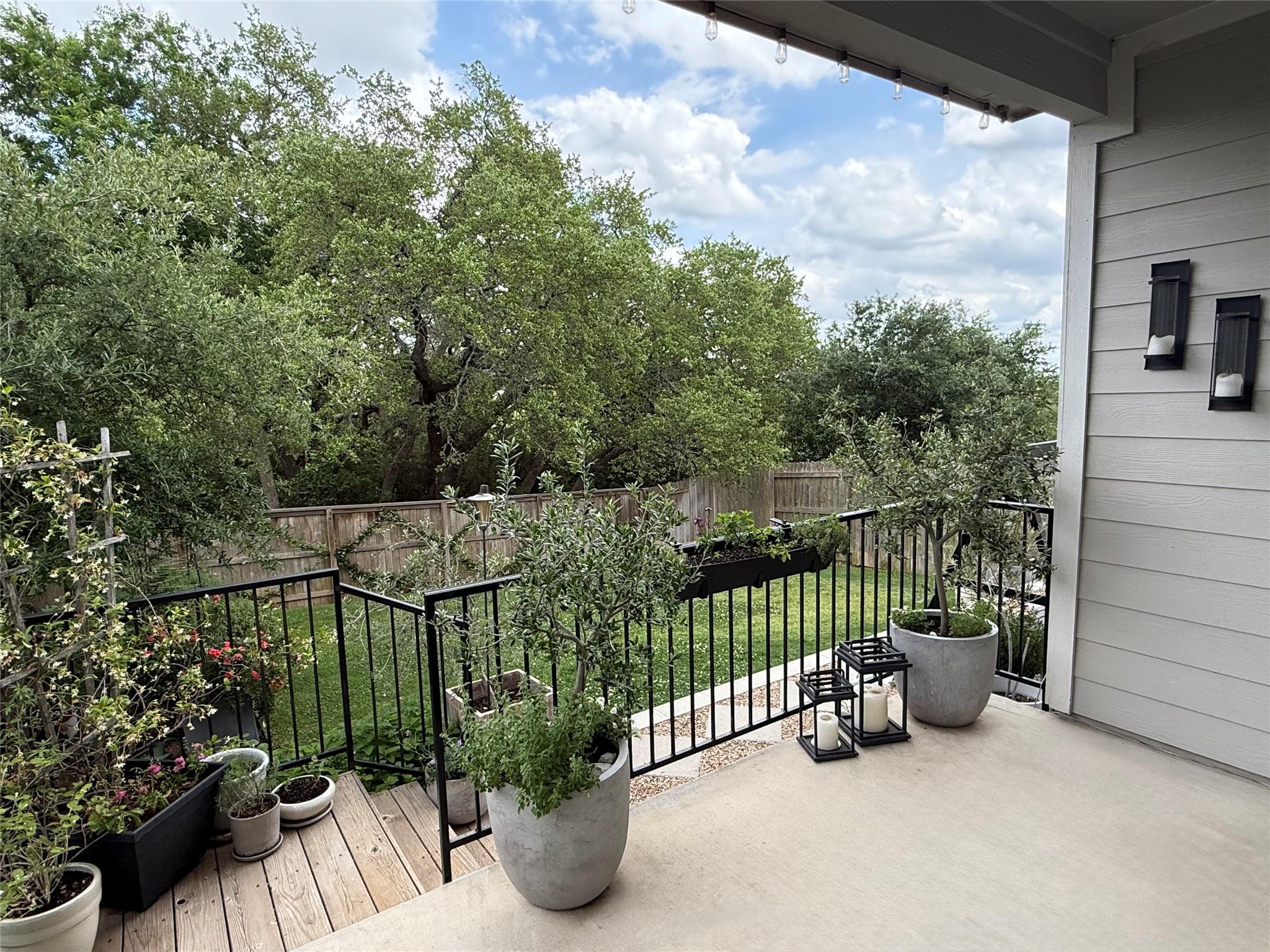 420 Red Buckeye Loop Property Photo 1