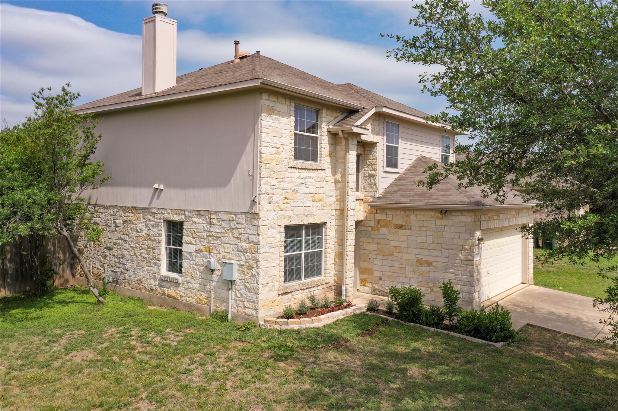 103 Ashwood Property Photo 1