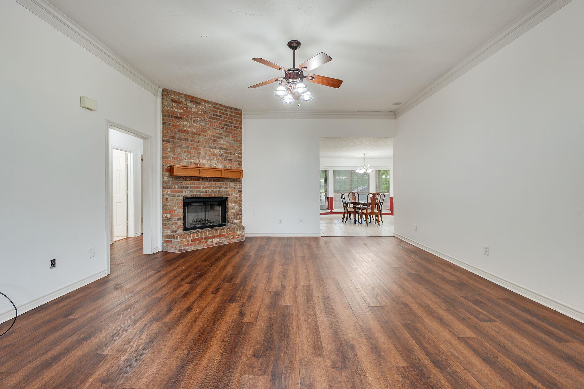 1521 Strasburg Cir Property Photo 4