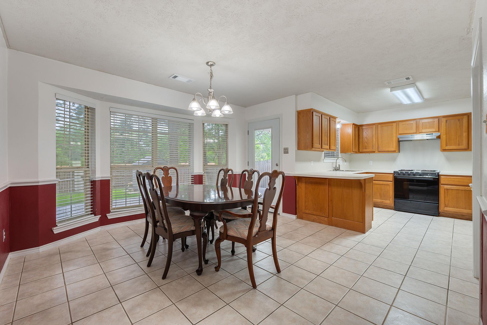 1521 Strasburg Cir Property Photo 6