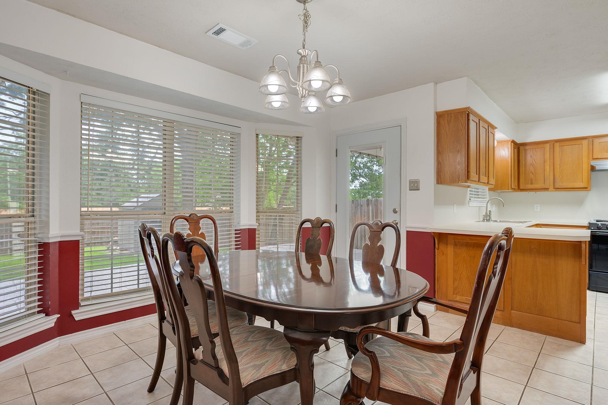 1521 Strasburg Cir Property Photo 7