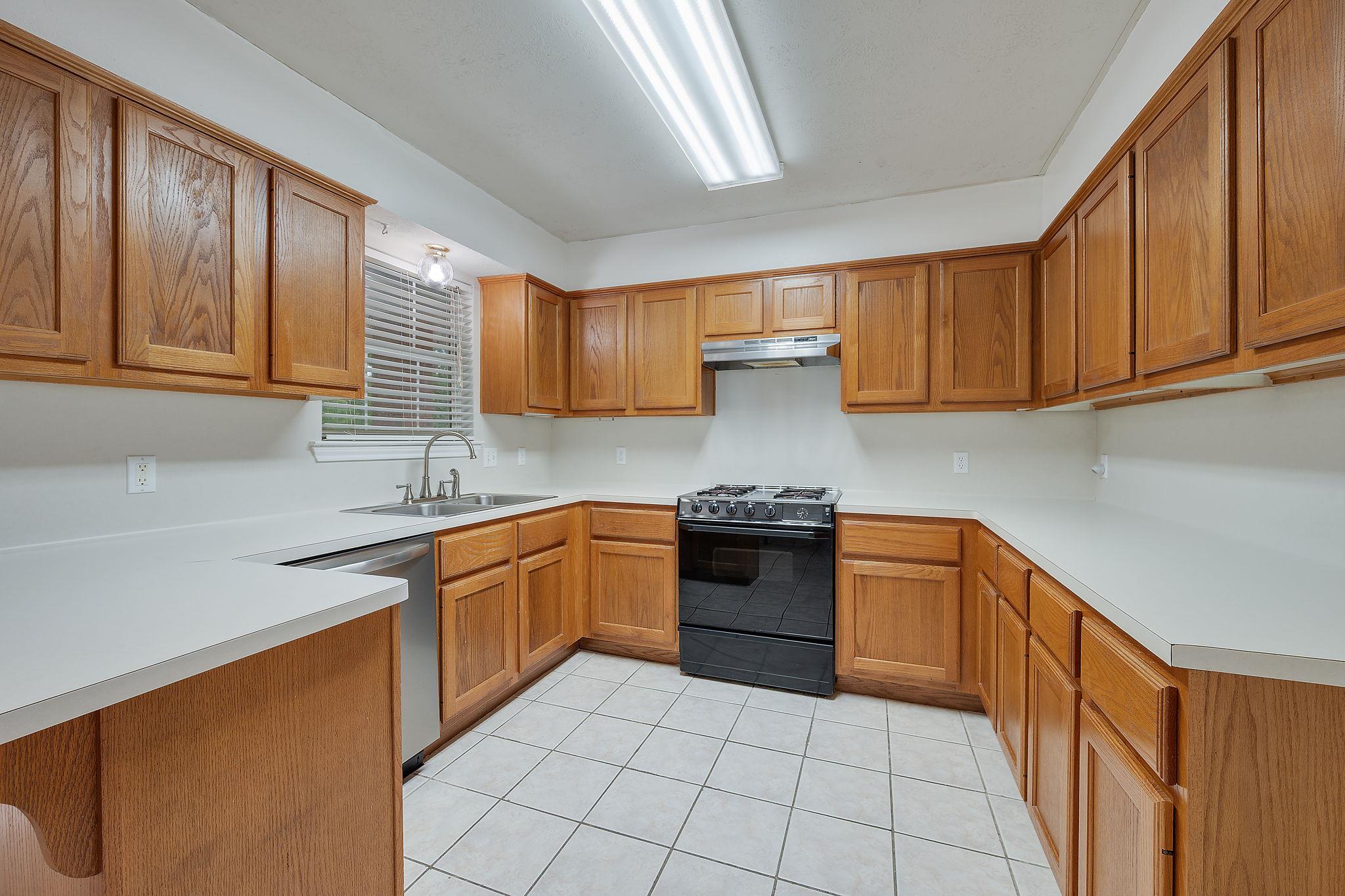 1521 Strasburg Cir Property Photo 9