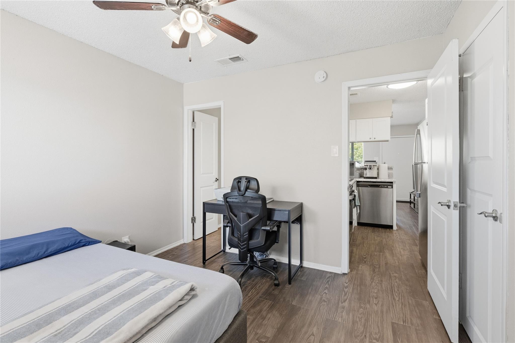 2801 Hemphill Park #a303 Property Photo 14