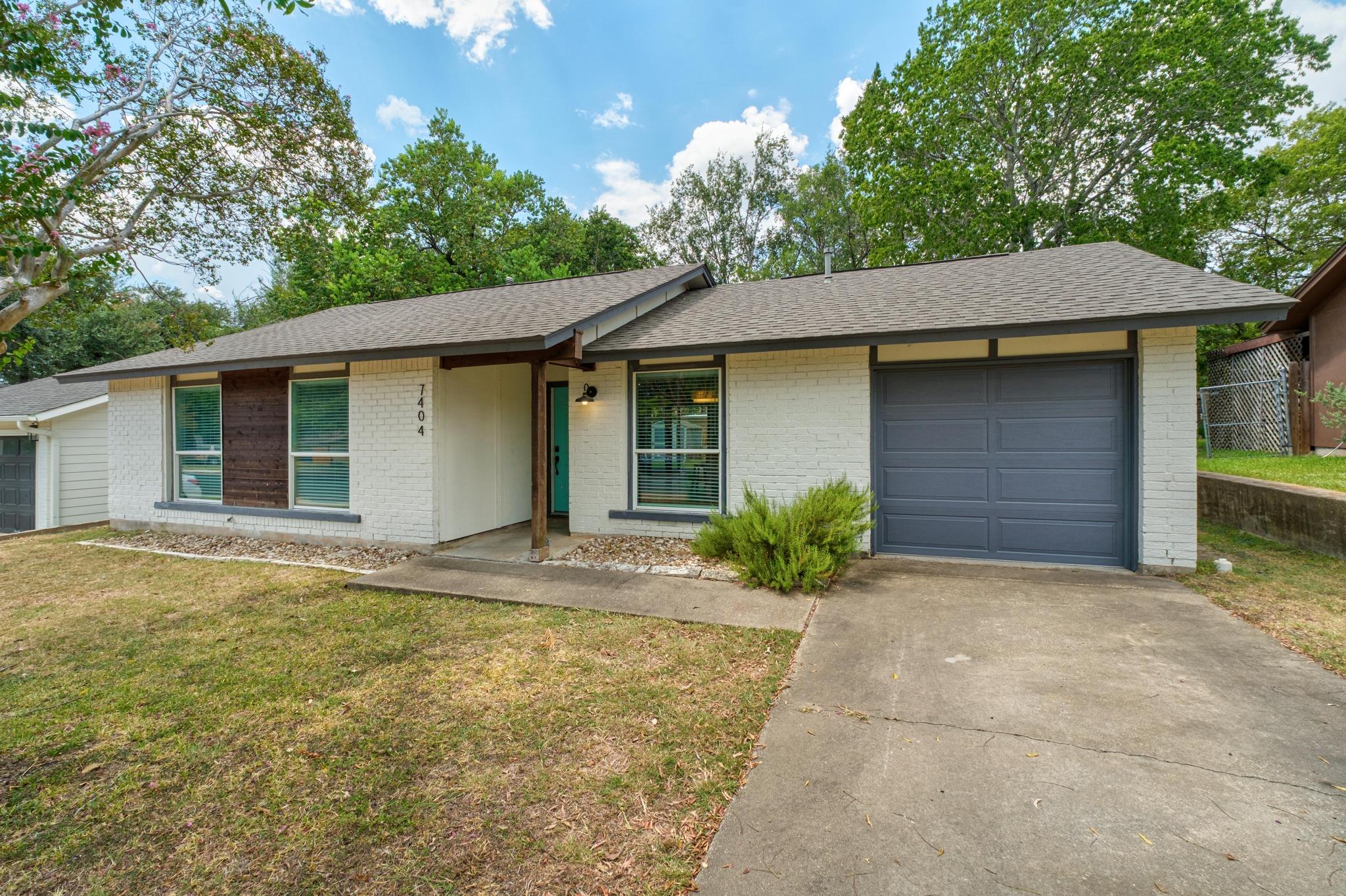 7404 Lunar Dr Property Photo 1