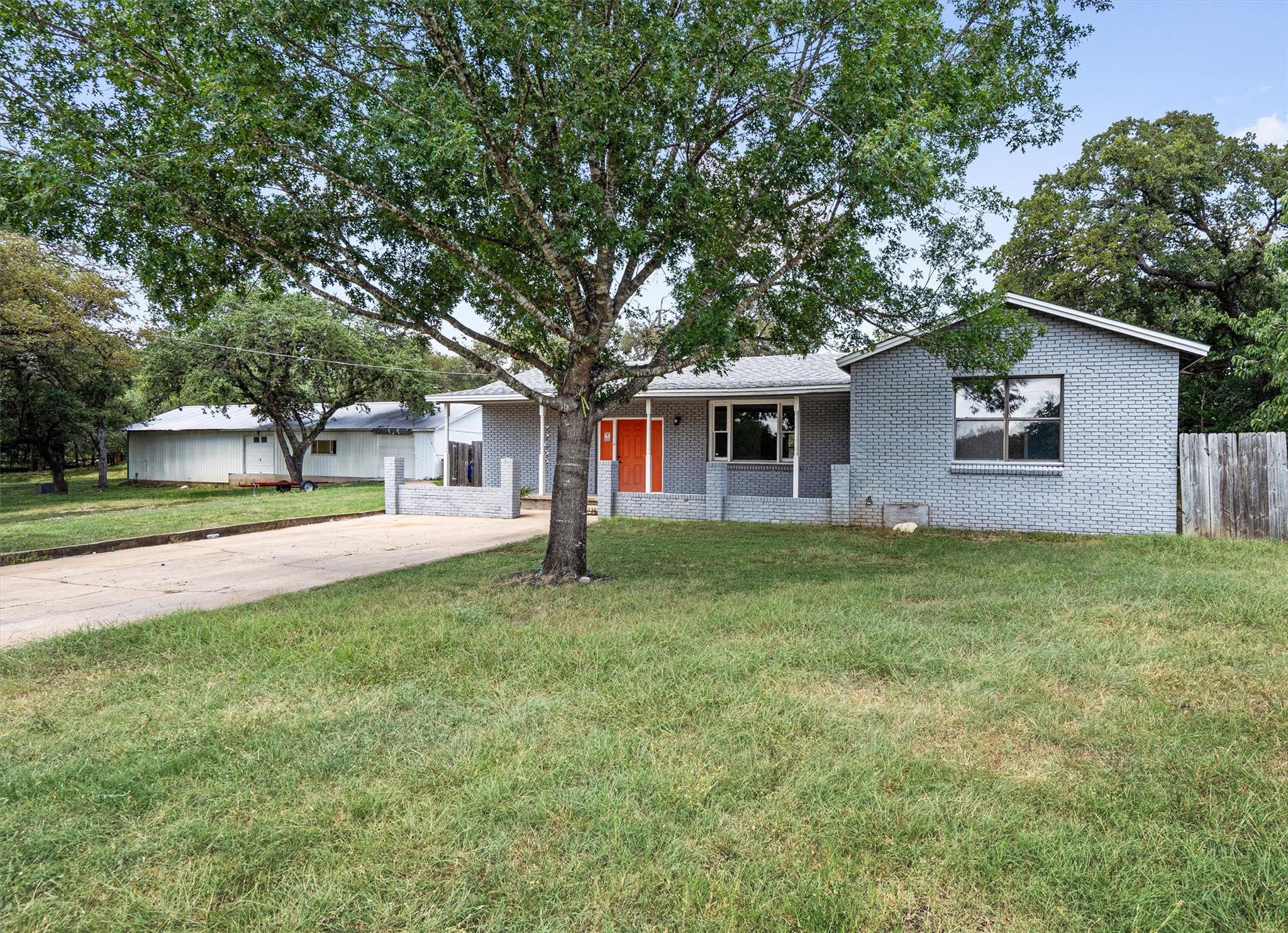 2106 Allred Dr Property Photo 2