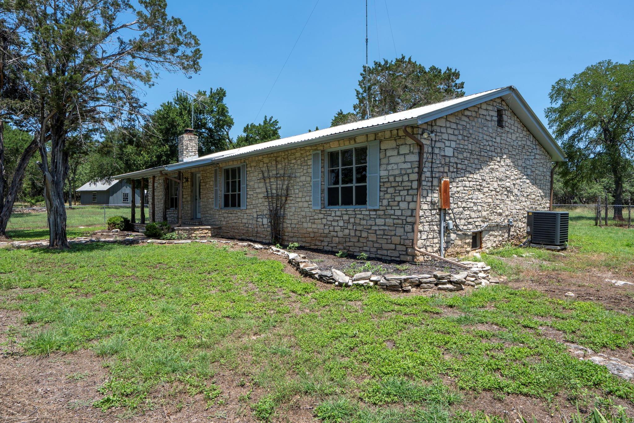 801 Billie Brooks Ln Property Photo 1