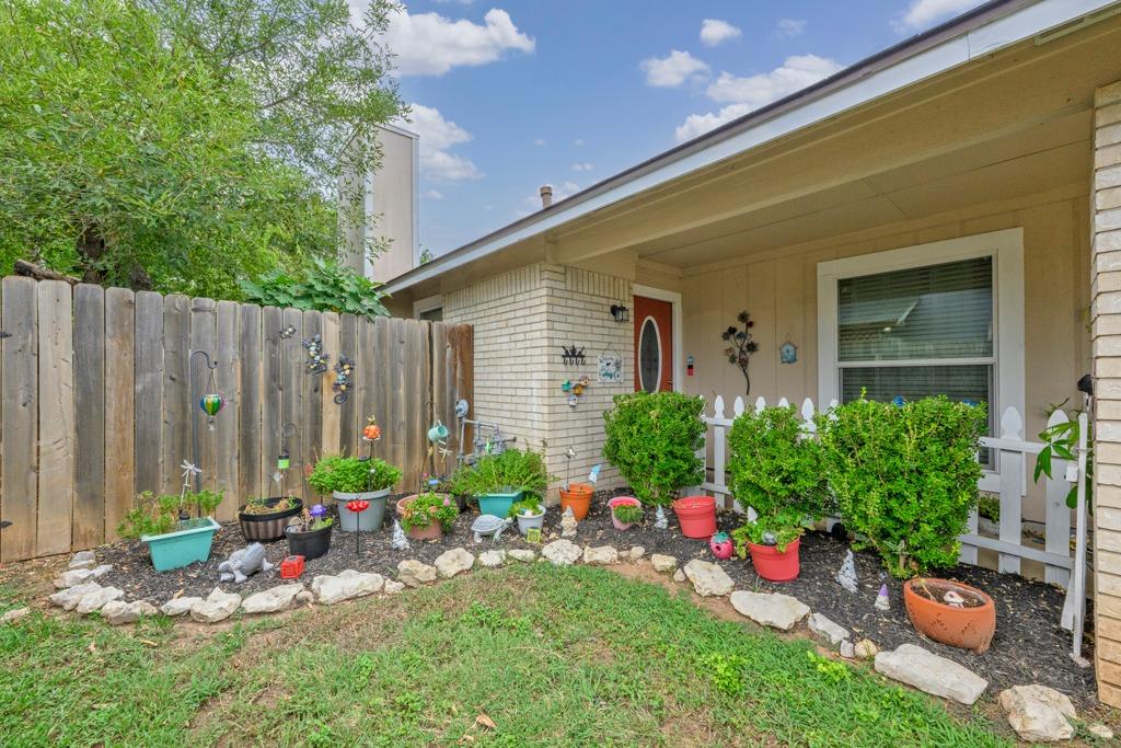 3621 Leafield Dr Property Photo 24