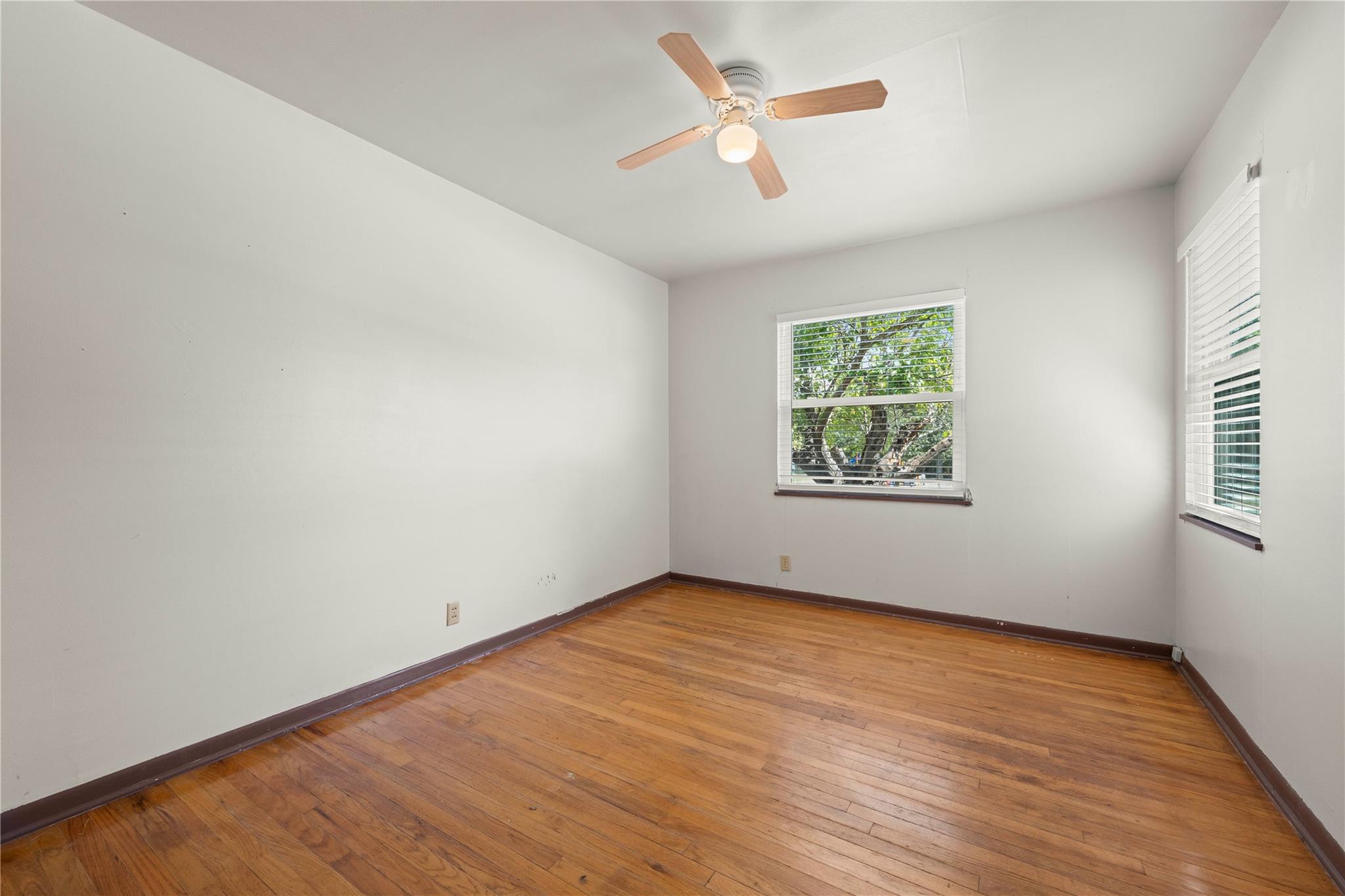 22 Park Ln Property Photo 7
