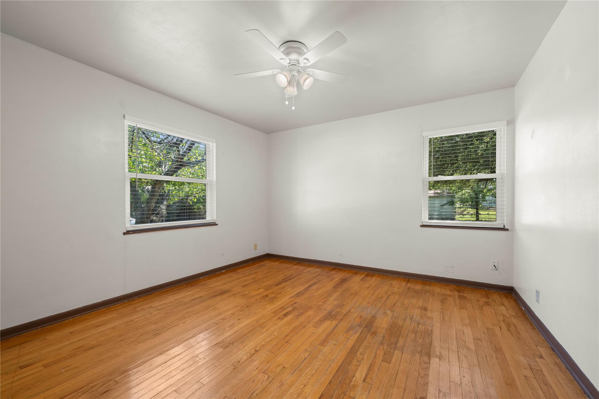 22 Park Ln Property Photo 9