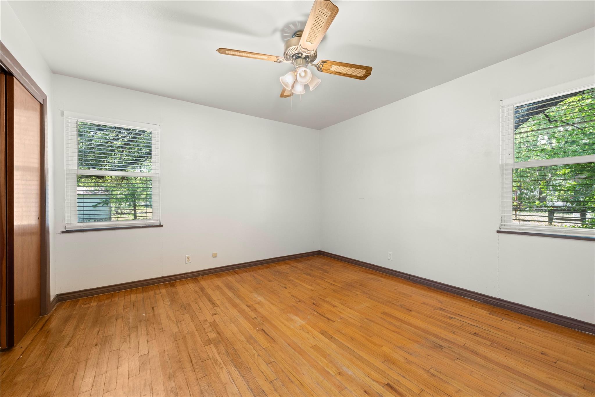 22 Park Ln Property Photo 11
