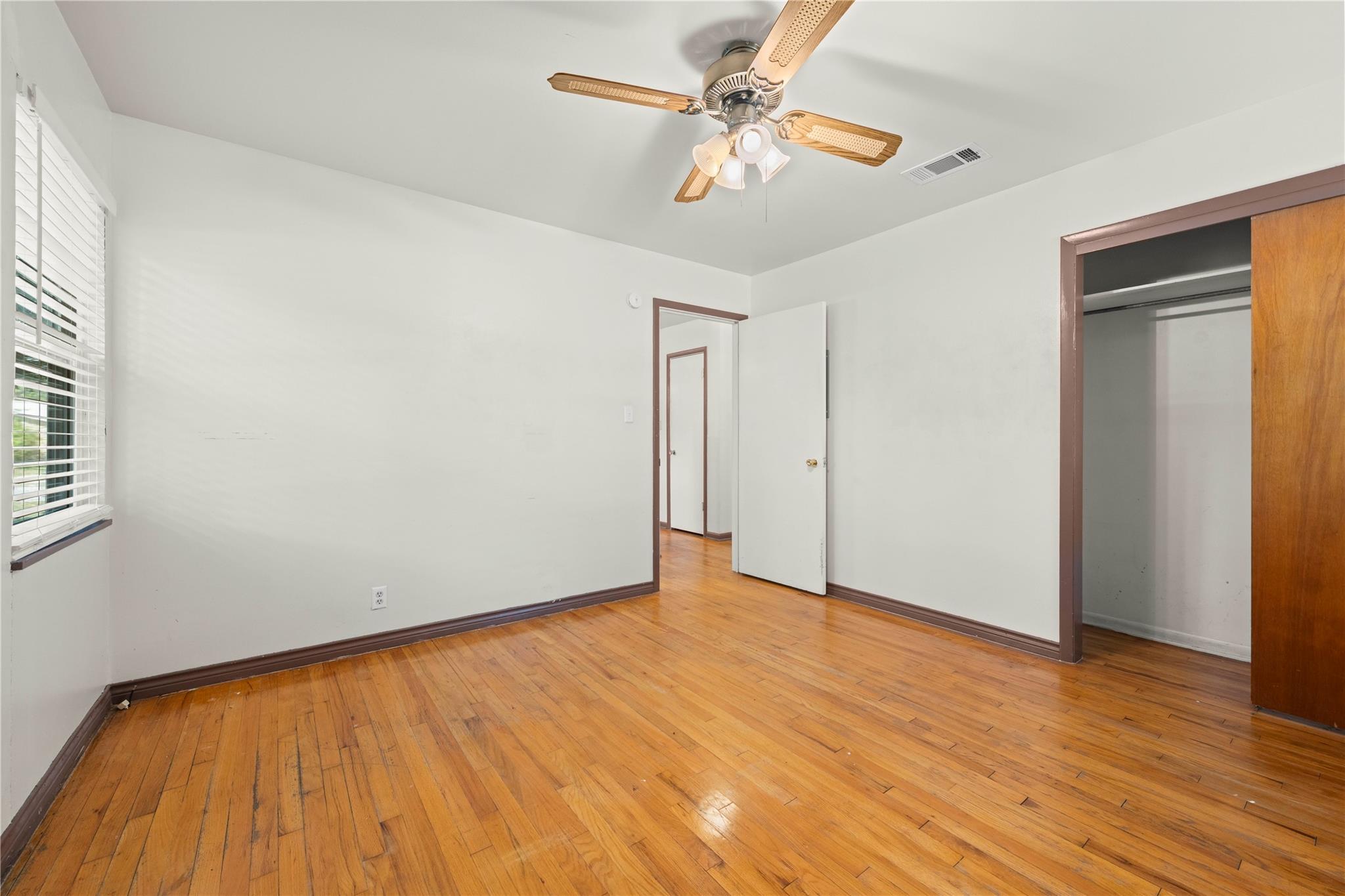 22 Park Ln Property Photo 12