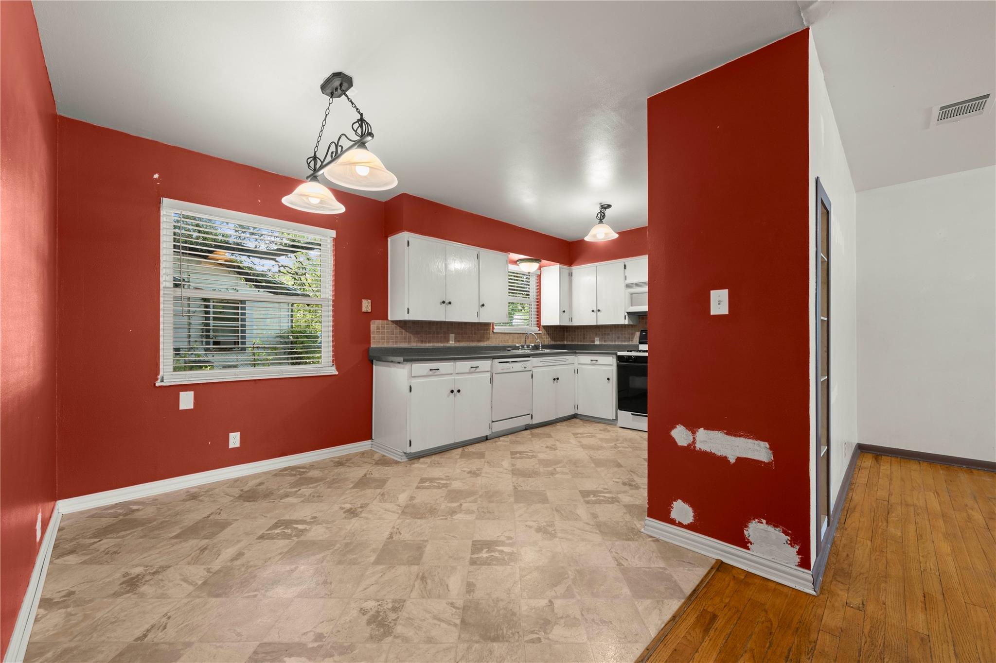 22 Park Ln Property Photo 15