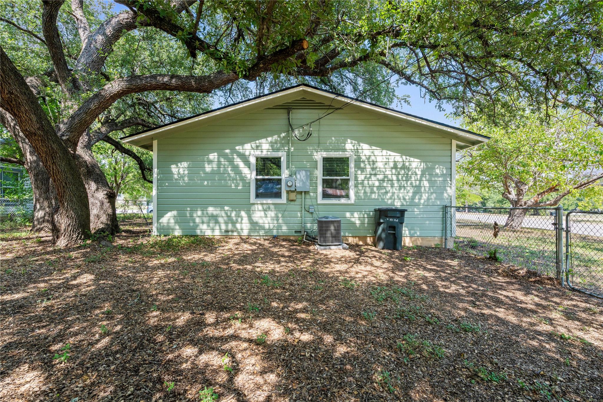 22 Park Ln Property Photo 24