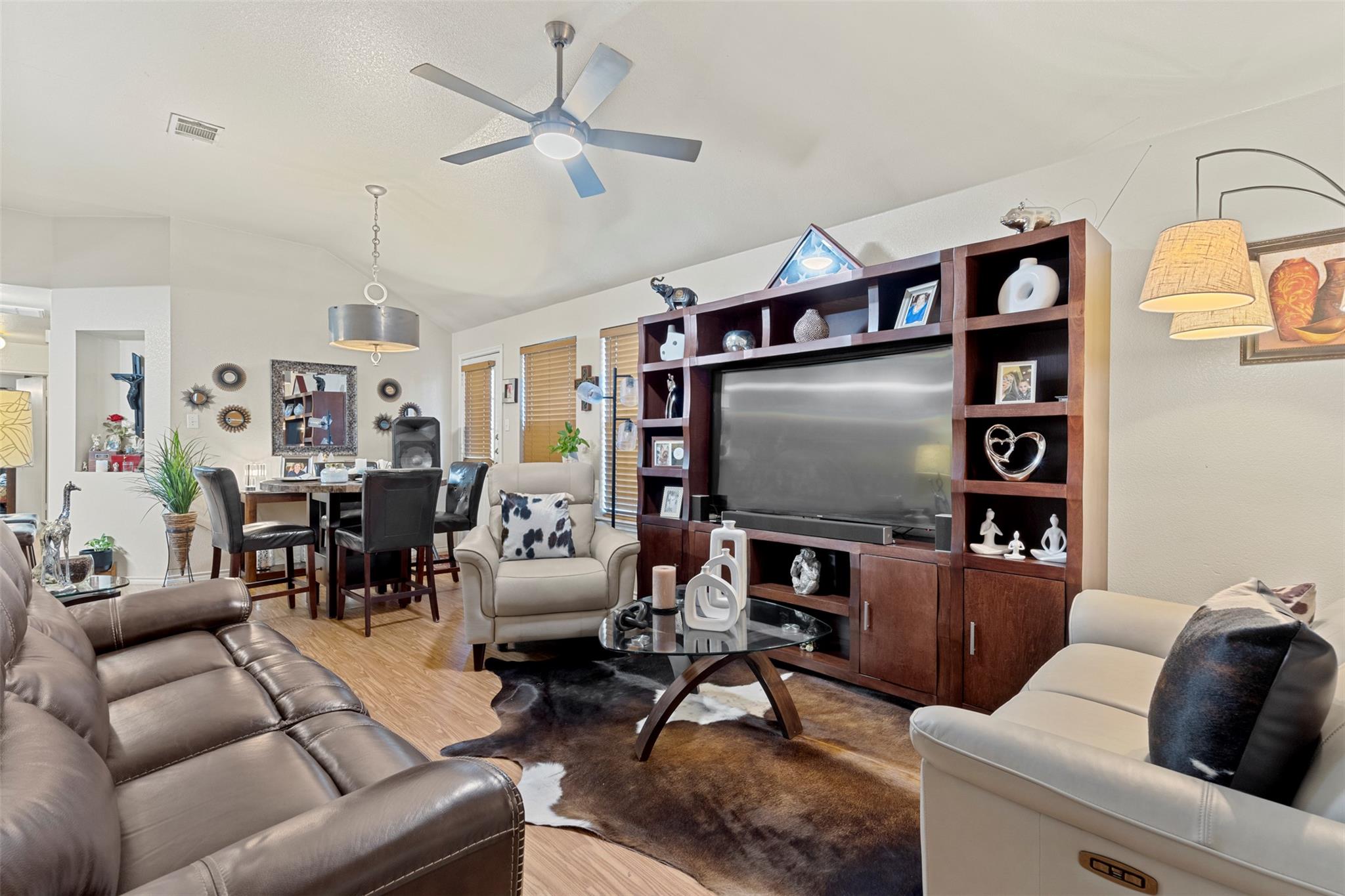 1000 Christopher Dr #b Property Photo 4
