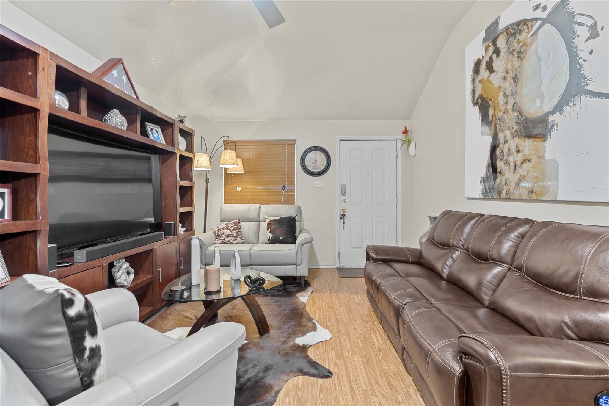 1000 Christopher Dr #b Property Photo 6