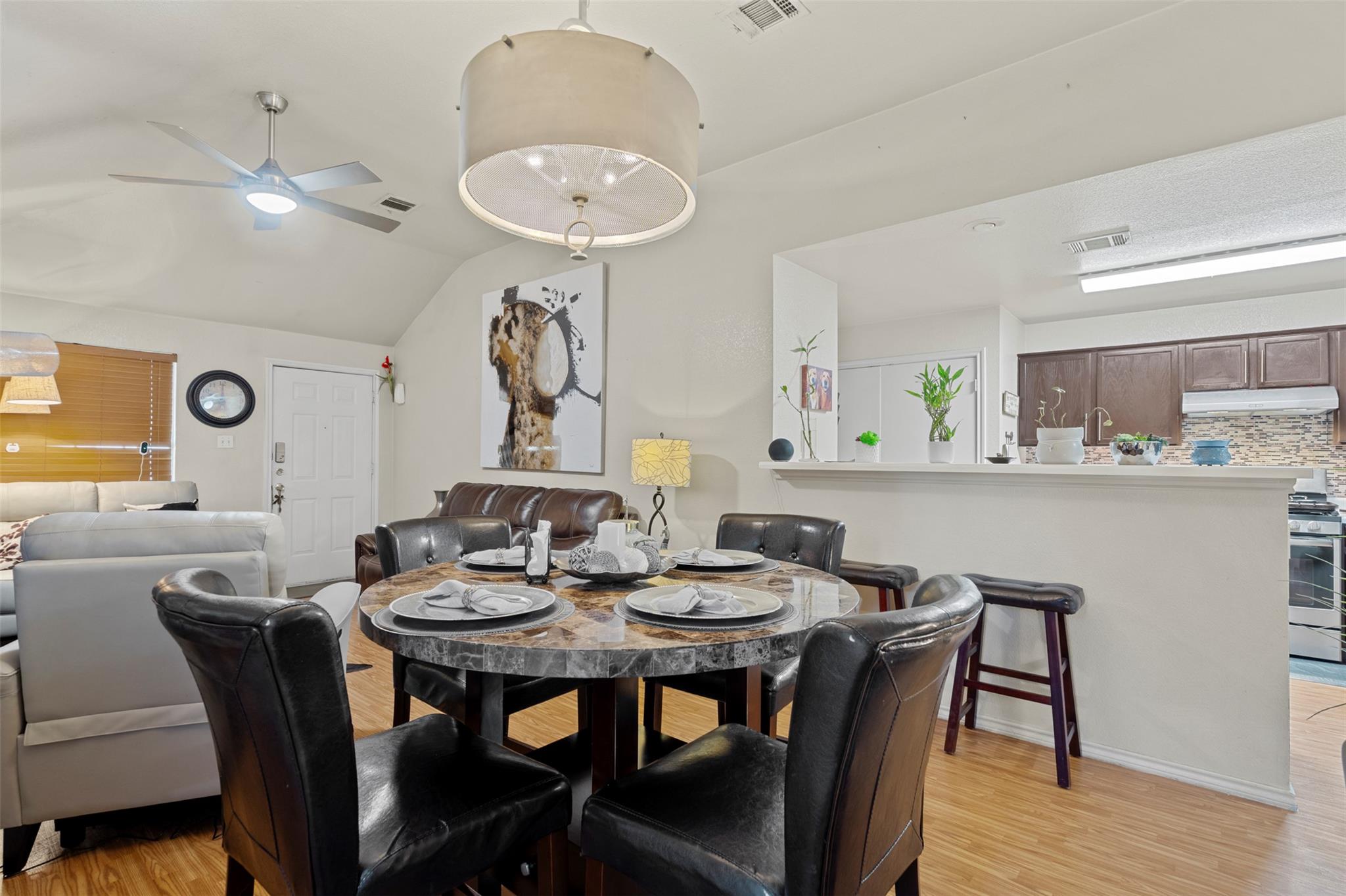 1000 Christopher Dr #b Property Photo 8
