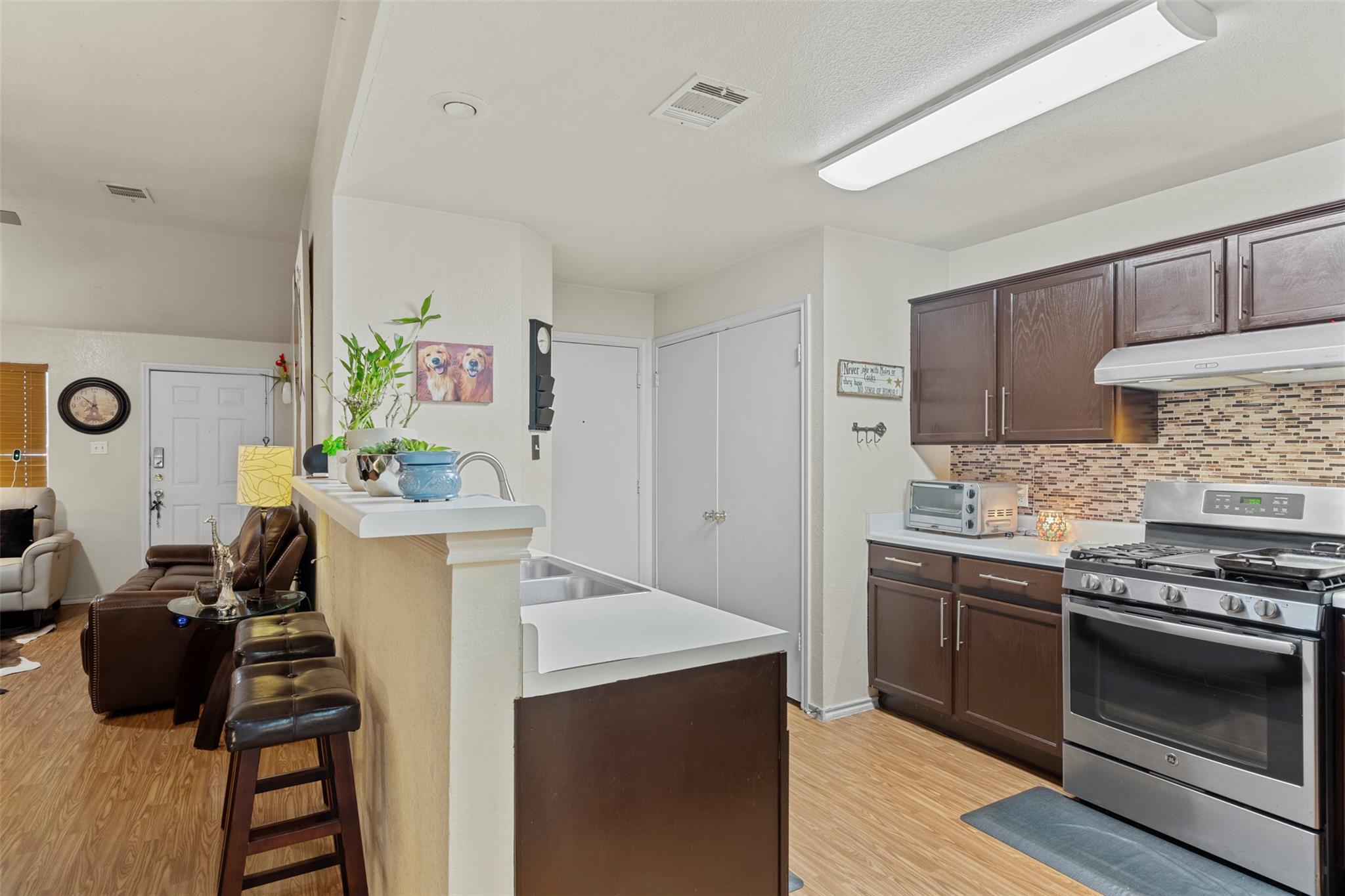 1000 Christopher Dr #b Property Photo 10